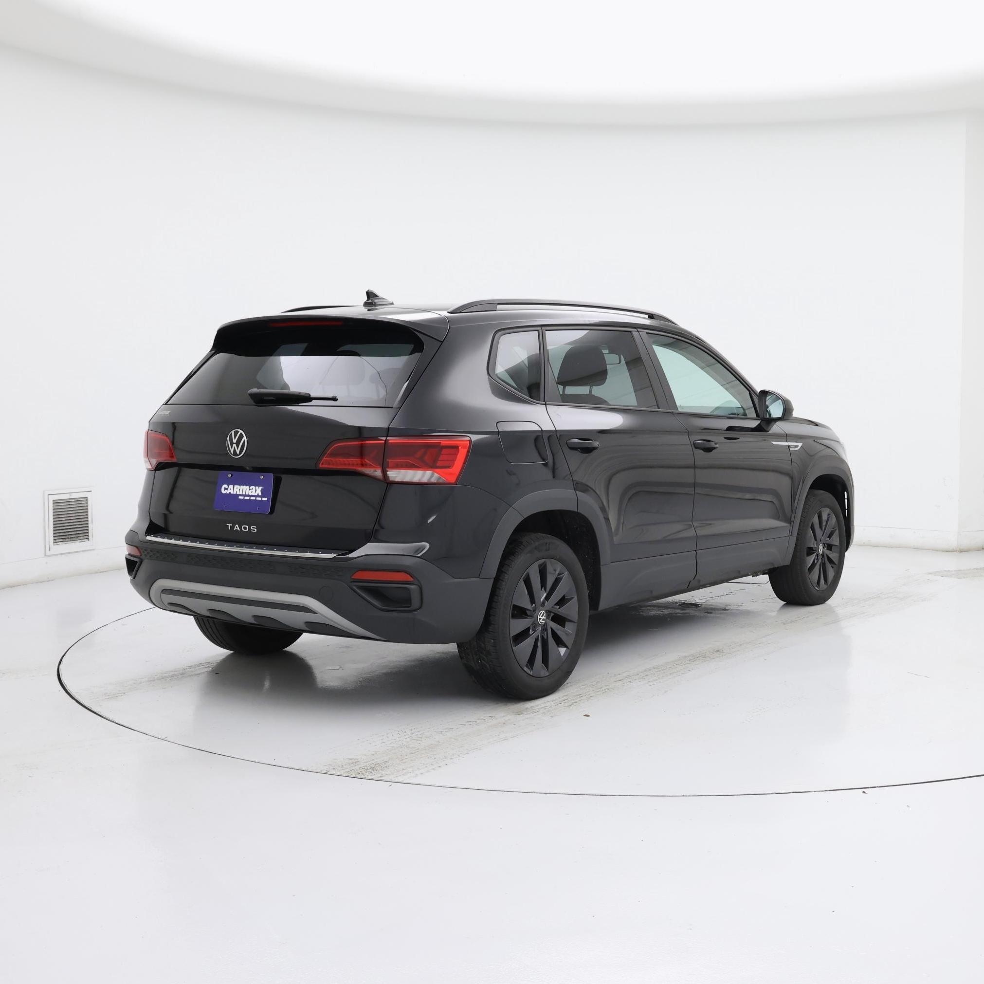 Thumbnail: 2023 Volkswagen Taos - 8