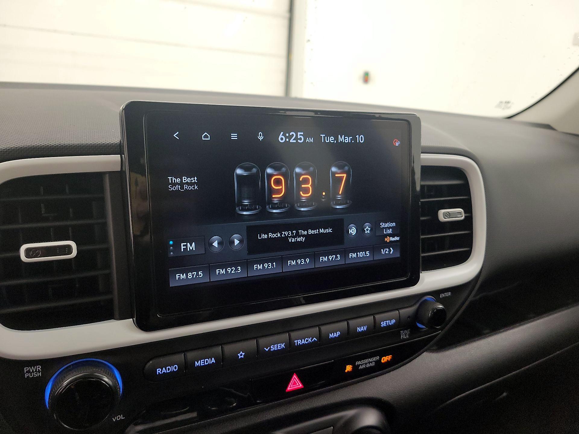 Thumbnail: 2022 Hyundai Venue - 14