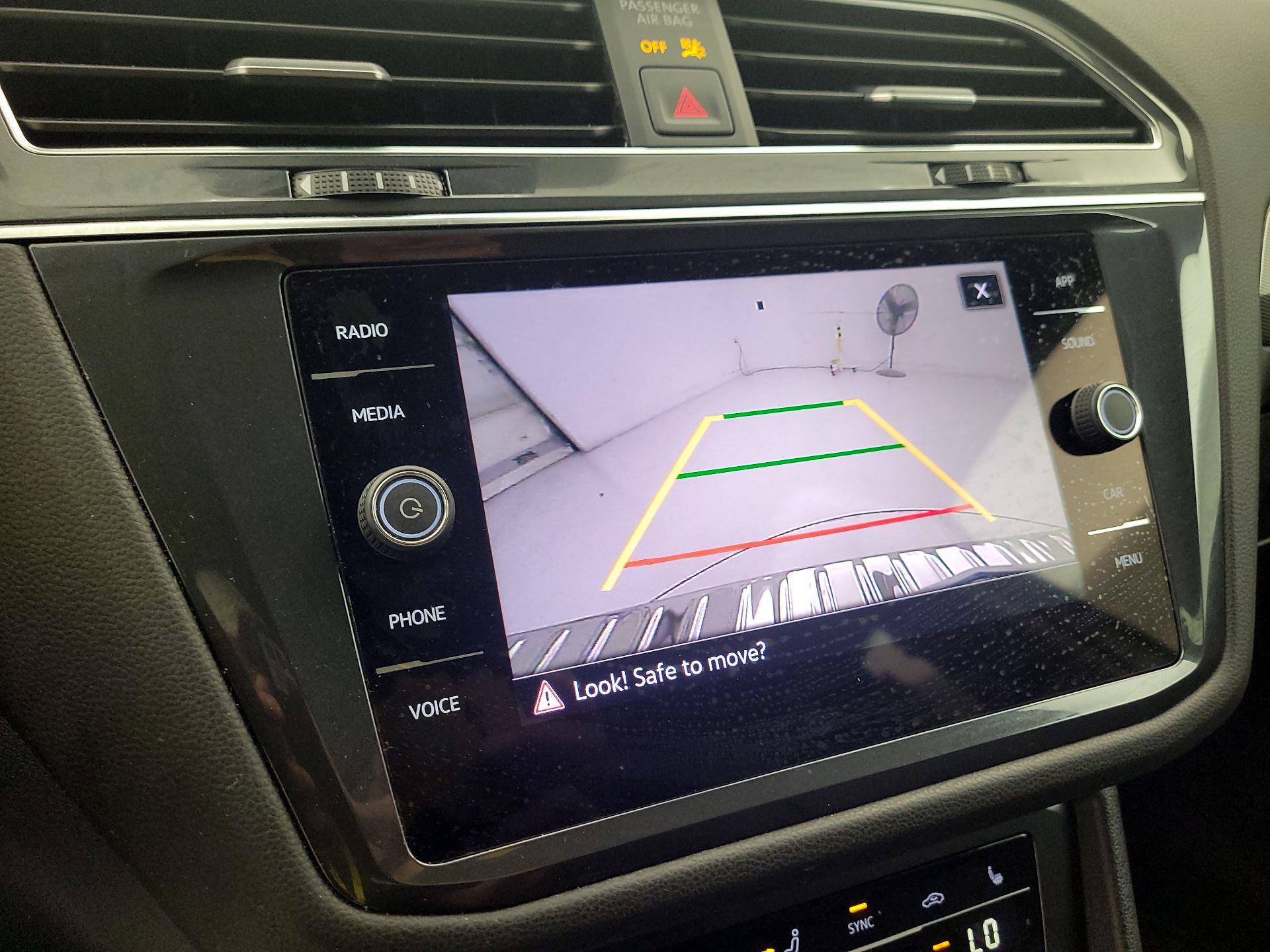 Thumbnail: 2023 Volkswagen Tiguan - 14