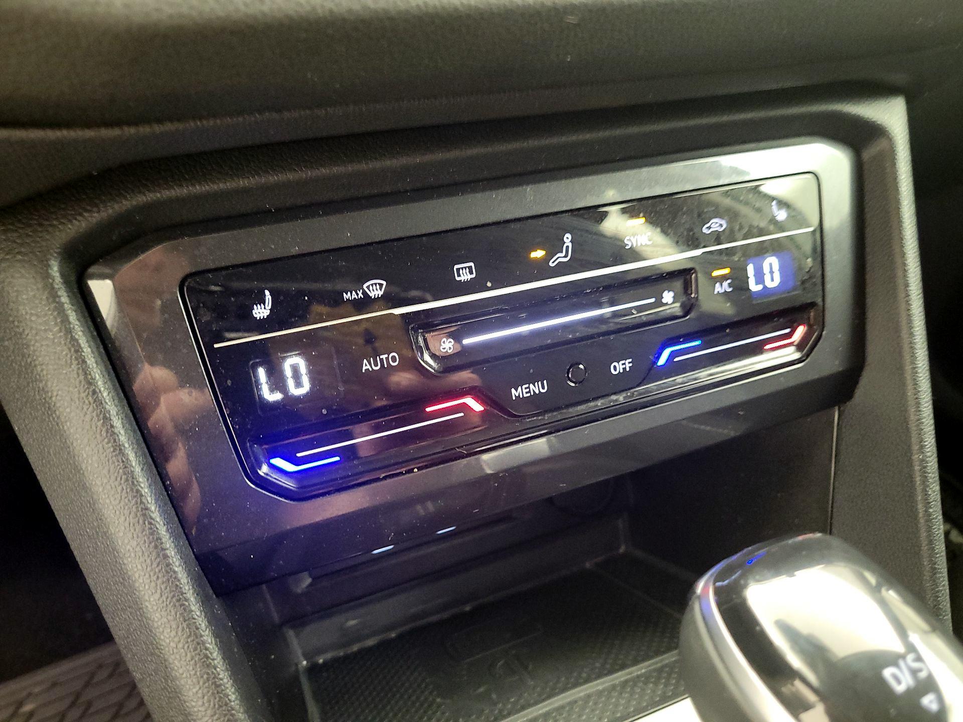 Thumbnail: 2023 Volkswagen Tiguan - 16