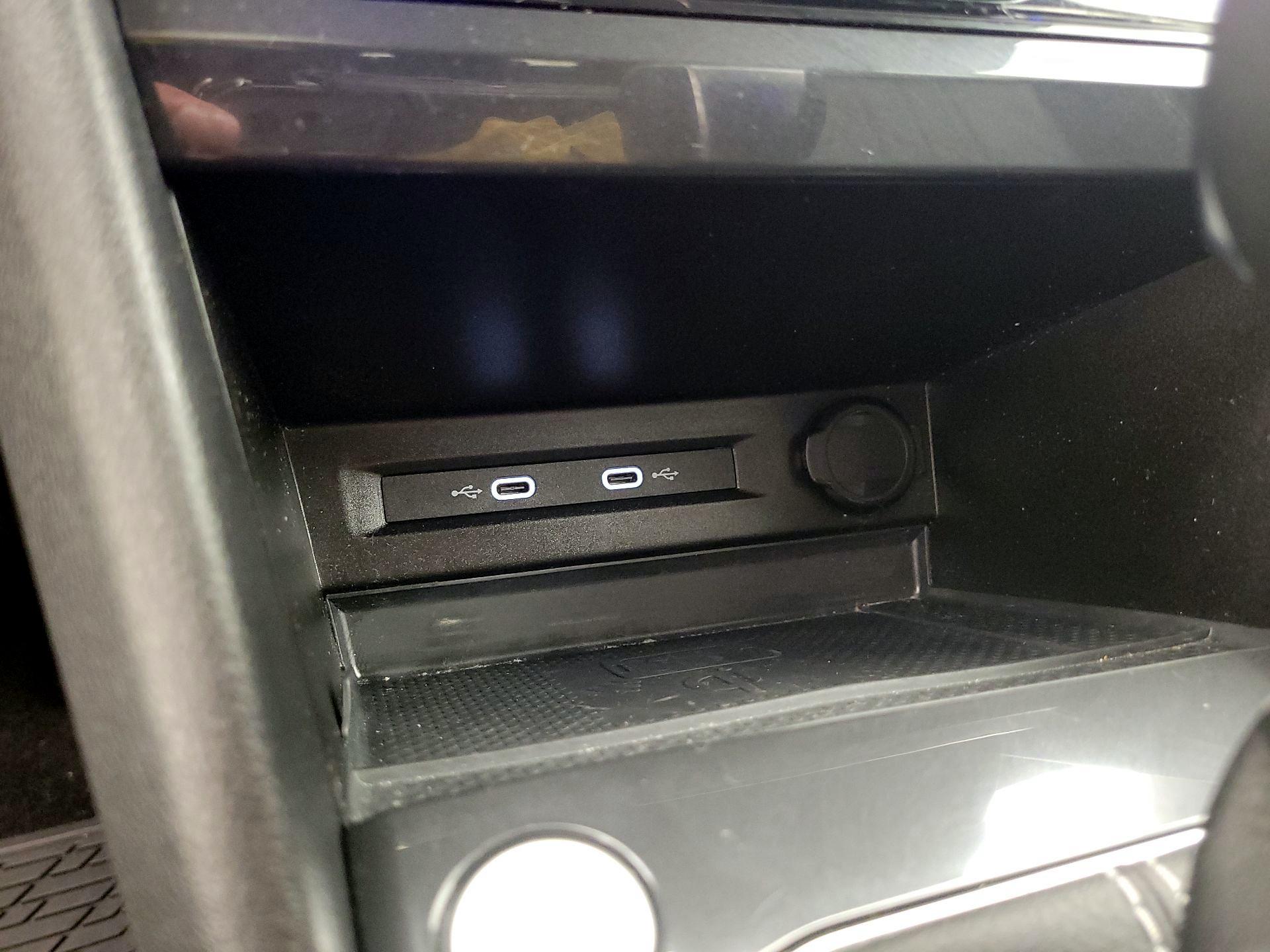 Thumbnail: 2023 Volkswagen Tiguan - 18