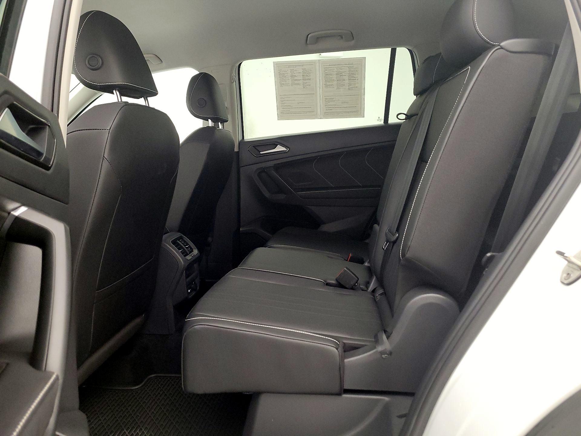 Thumbnail: 2023 Volkswagen Tiguan - 19