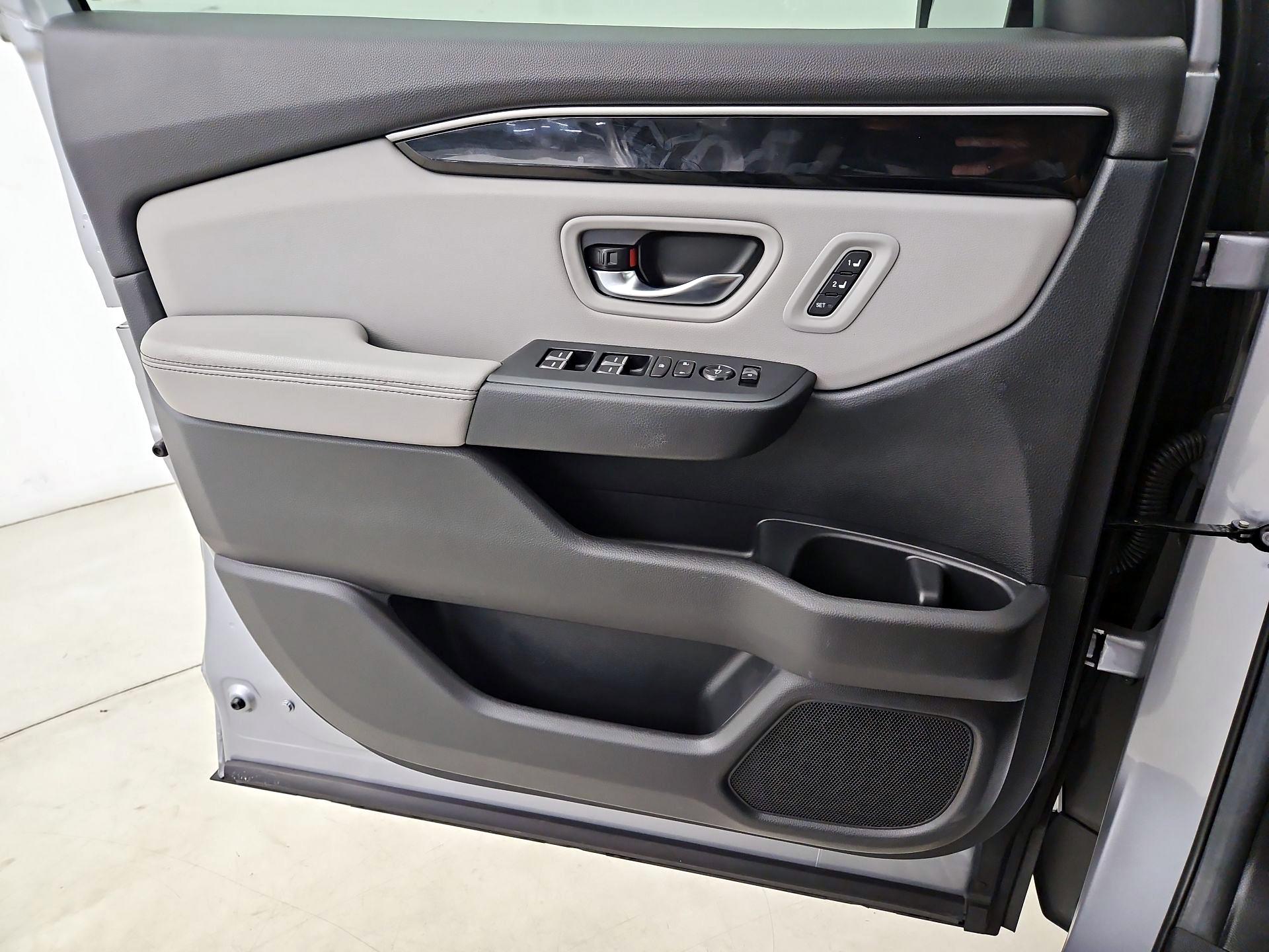 Thumbnail: 2024 Honda Pilot - 12