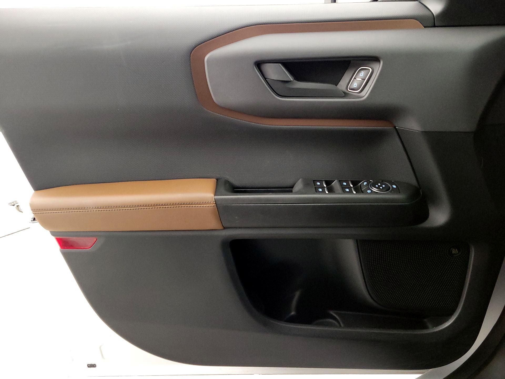 Thumbnail: 2021 Ford Bronco Sport - 12