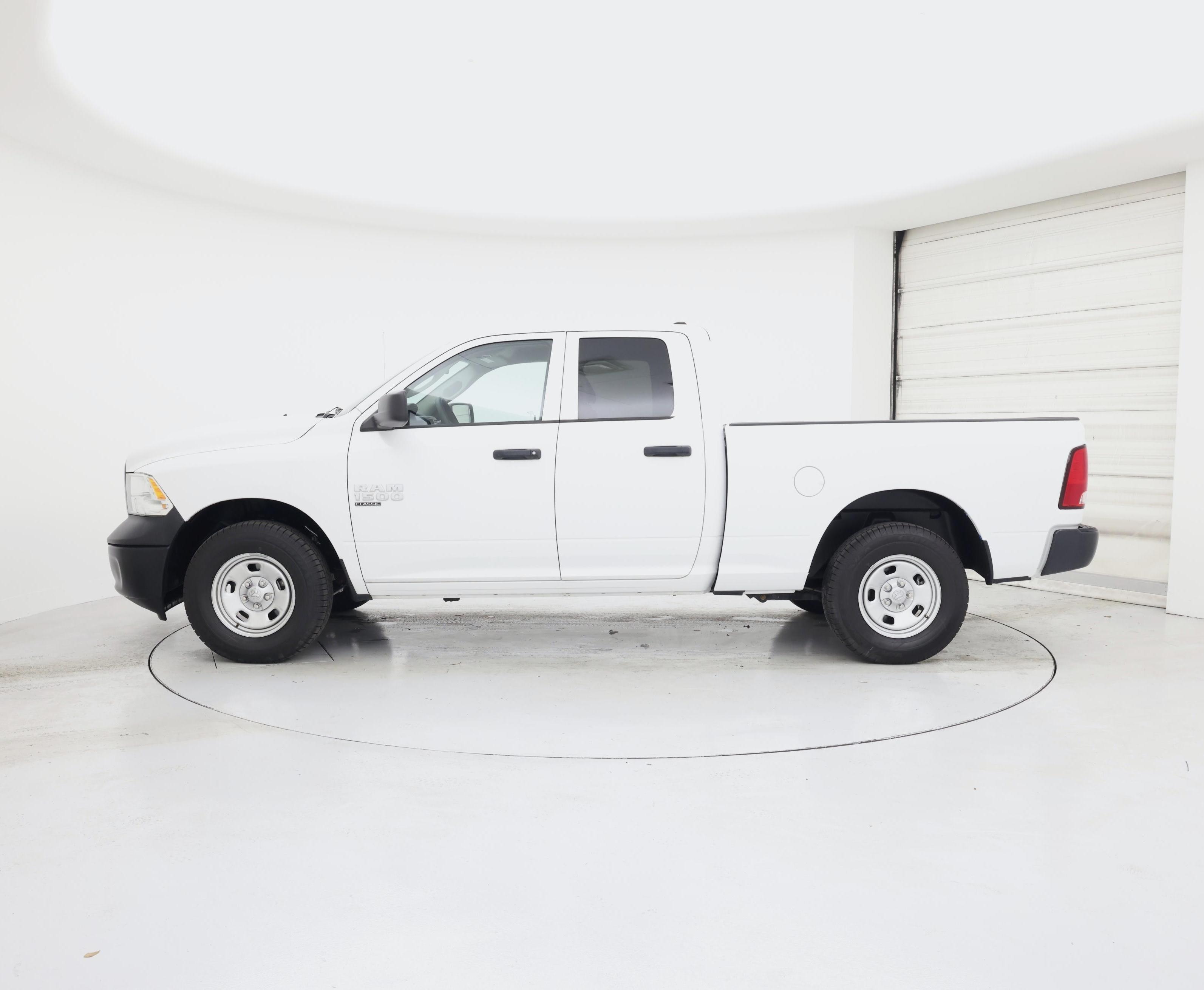 Thumbnail: 2023 RAM 1500 Classic - 3