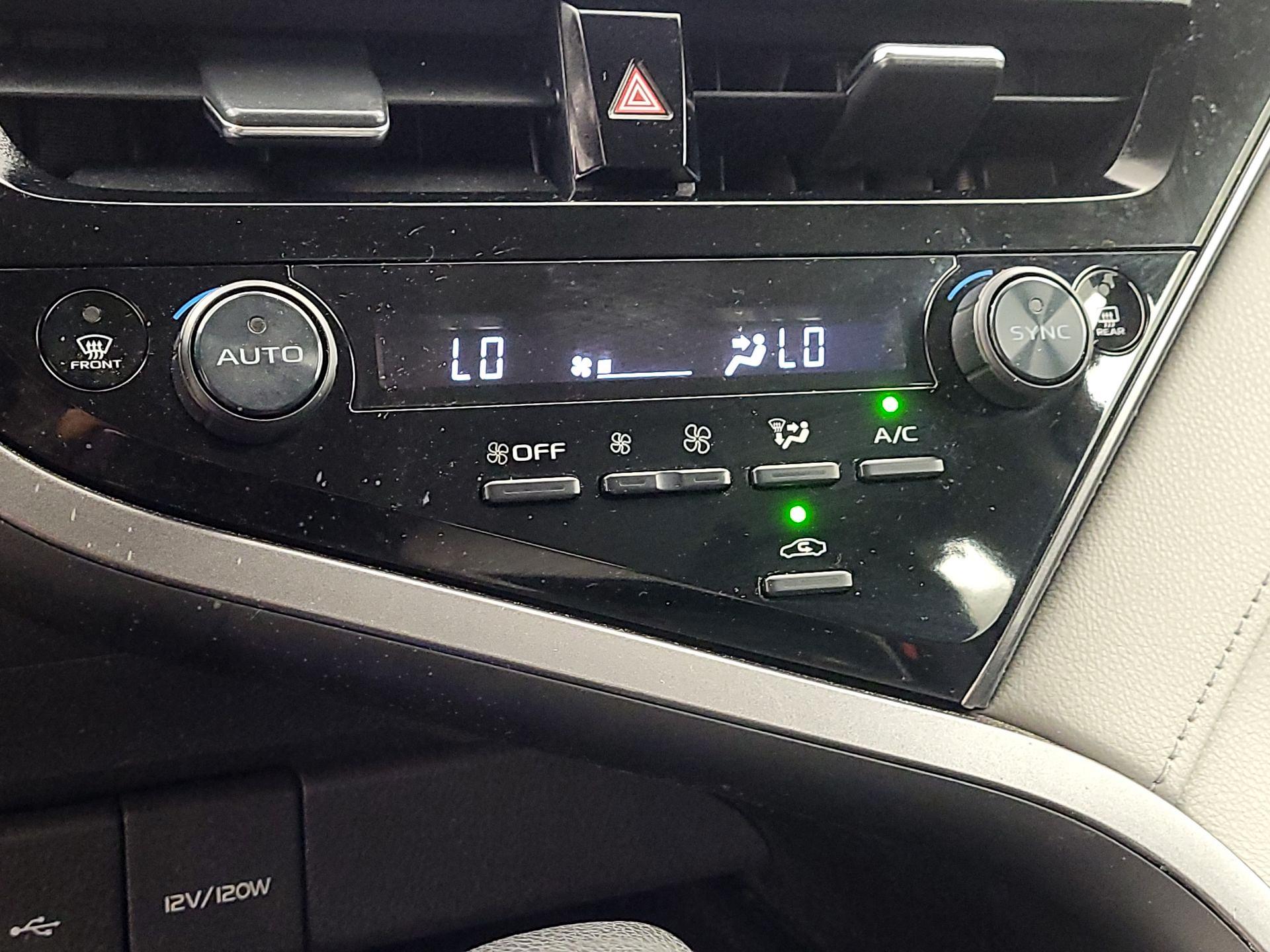 Thumbnail: 2022 Toyota Camry - 16