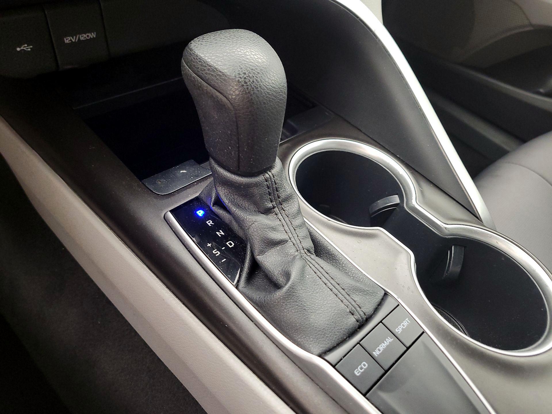 Thumbnail: 2022 Toyota Camry - 17