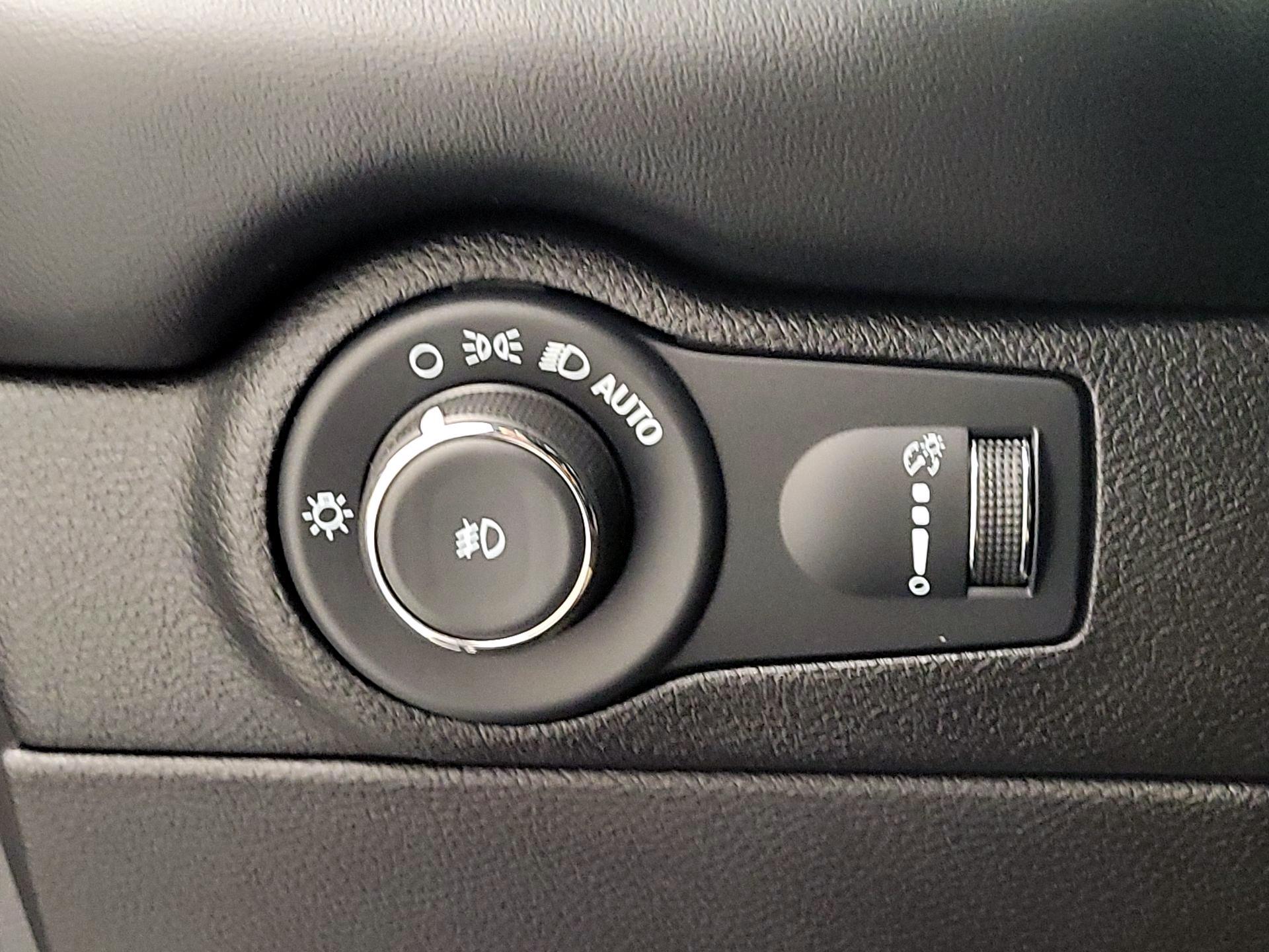 Thumbnail: 2022 Dodge Durango - 13