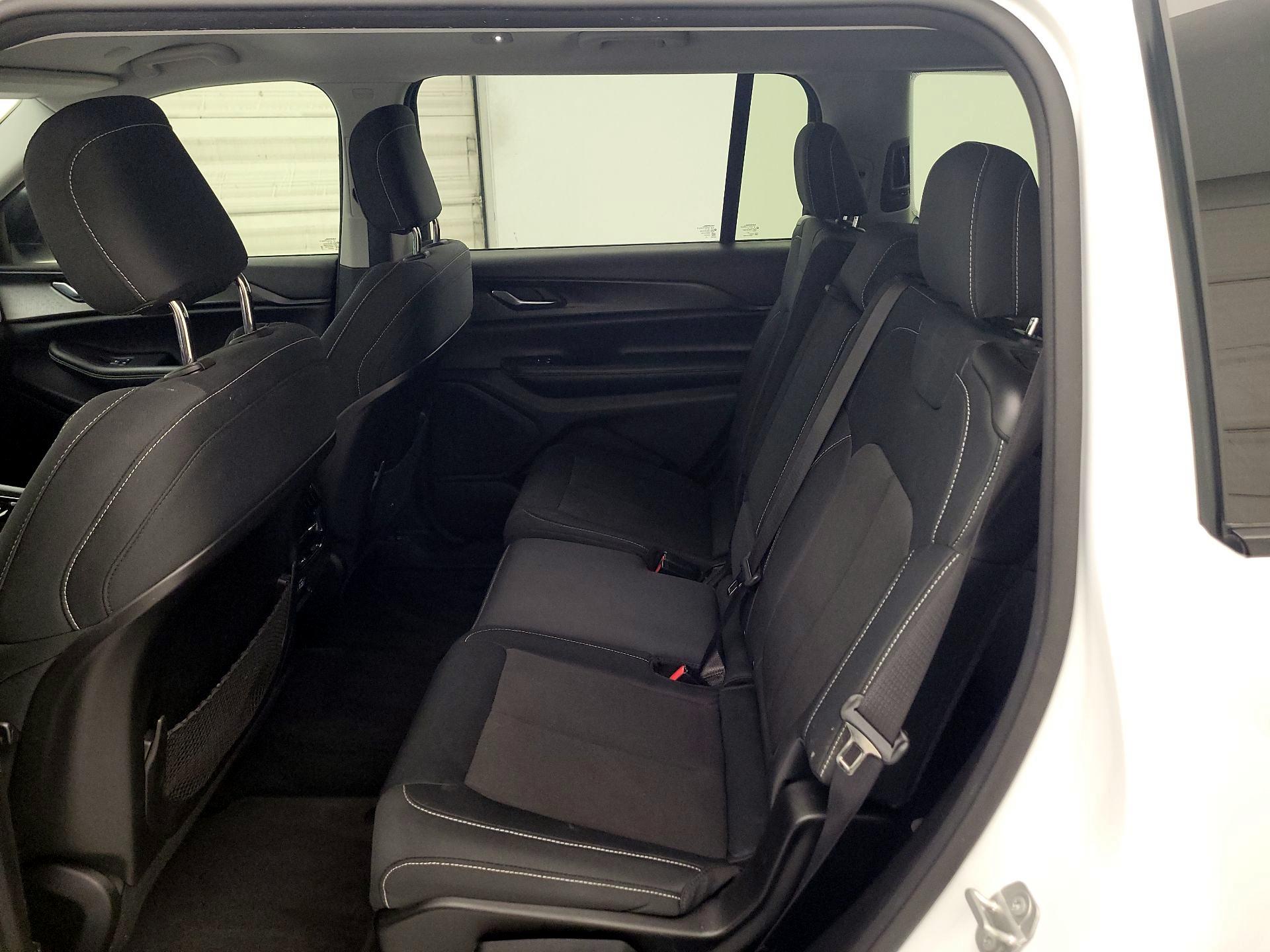 Thumbnail: 2023 Jeep Grand Cherokee L - 19