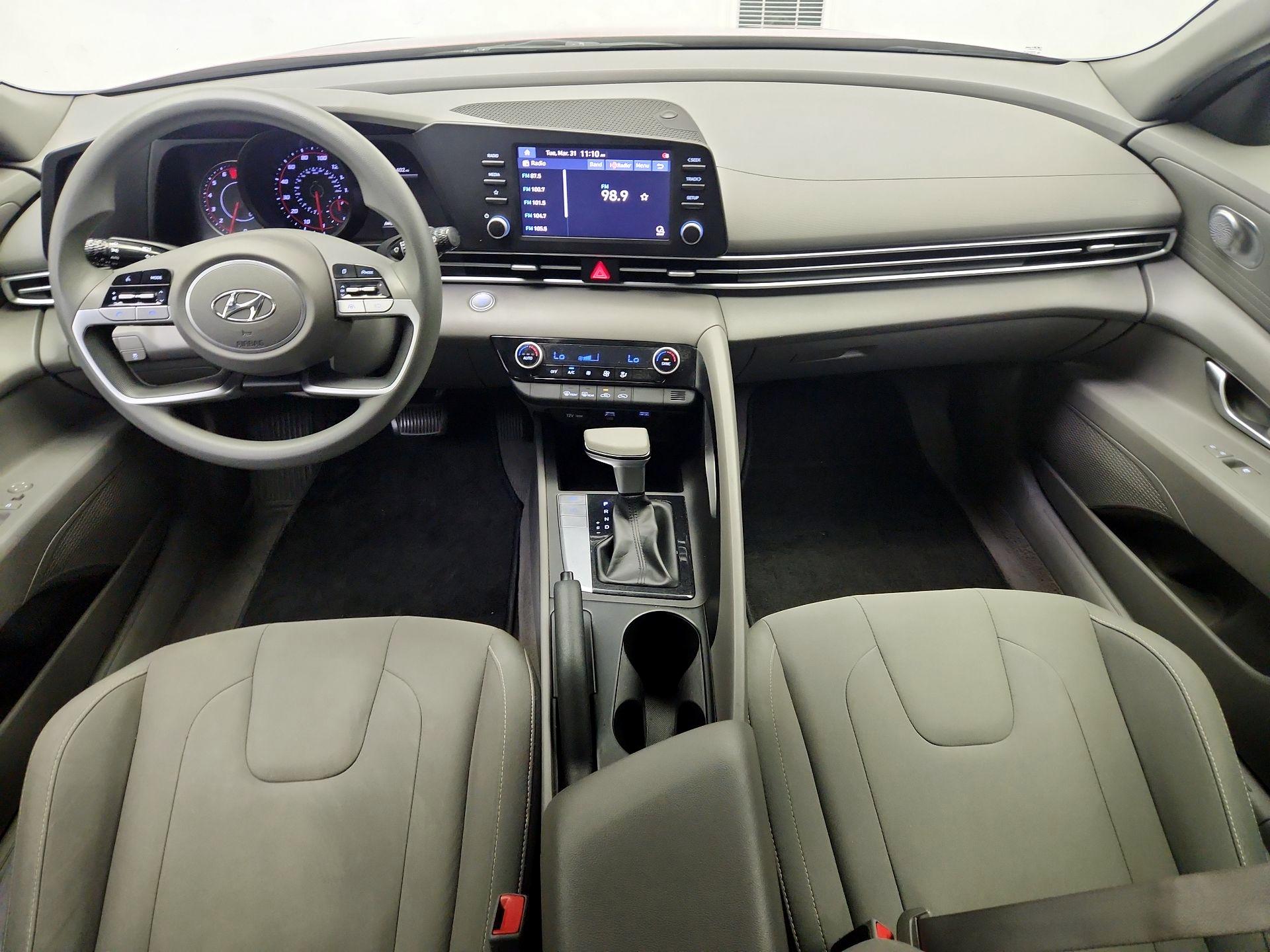 Thumbnail: 2022 Hyundai Elantra - 9