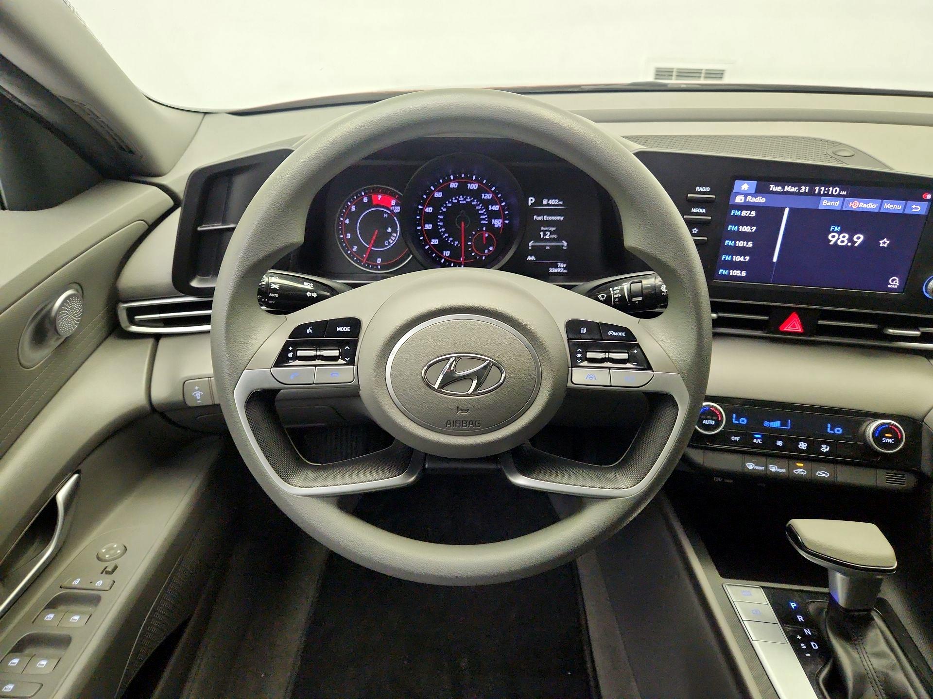 Thumbnail: 2022 Hyundai Elantra - 10