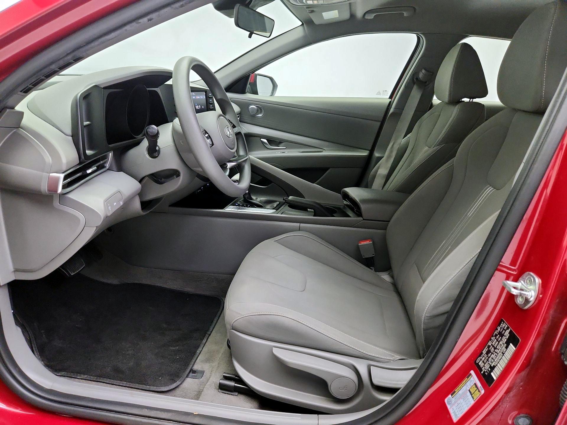 Thumbnail: 2022 Hyundai Elantra - 11