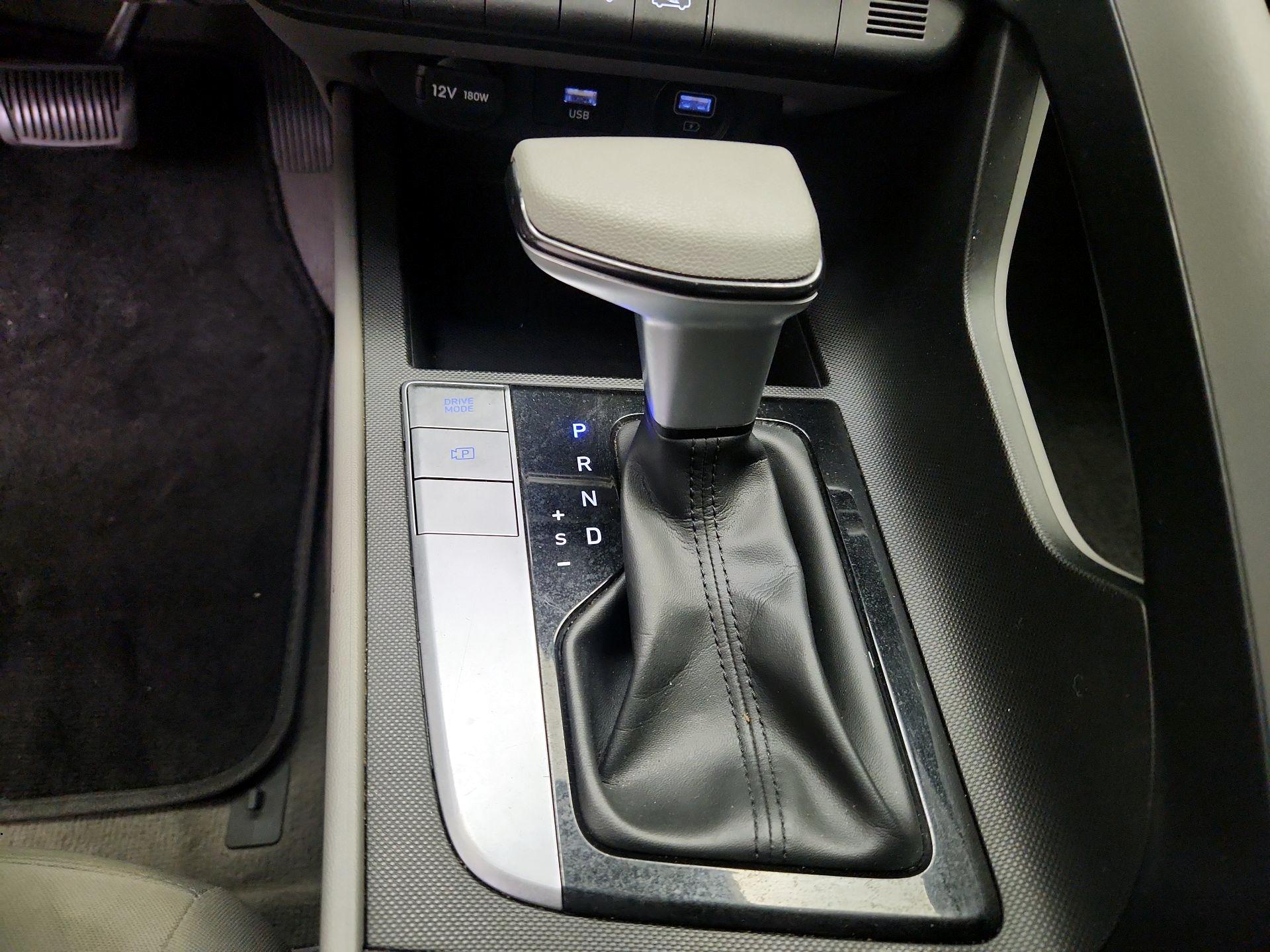 Thumbnail: 2022 Hyundai Elantra - 17