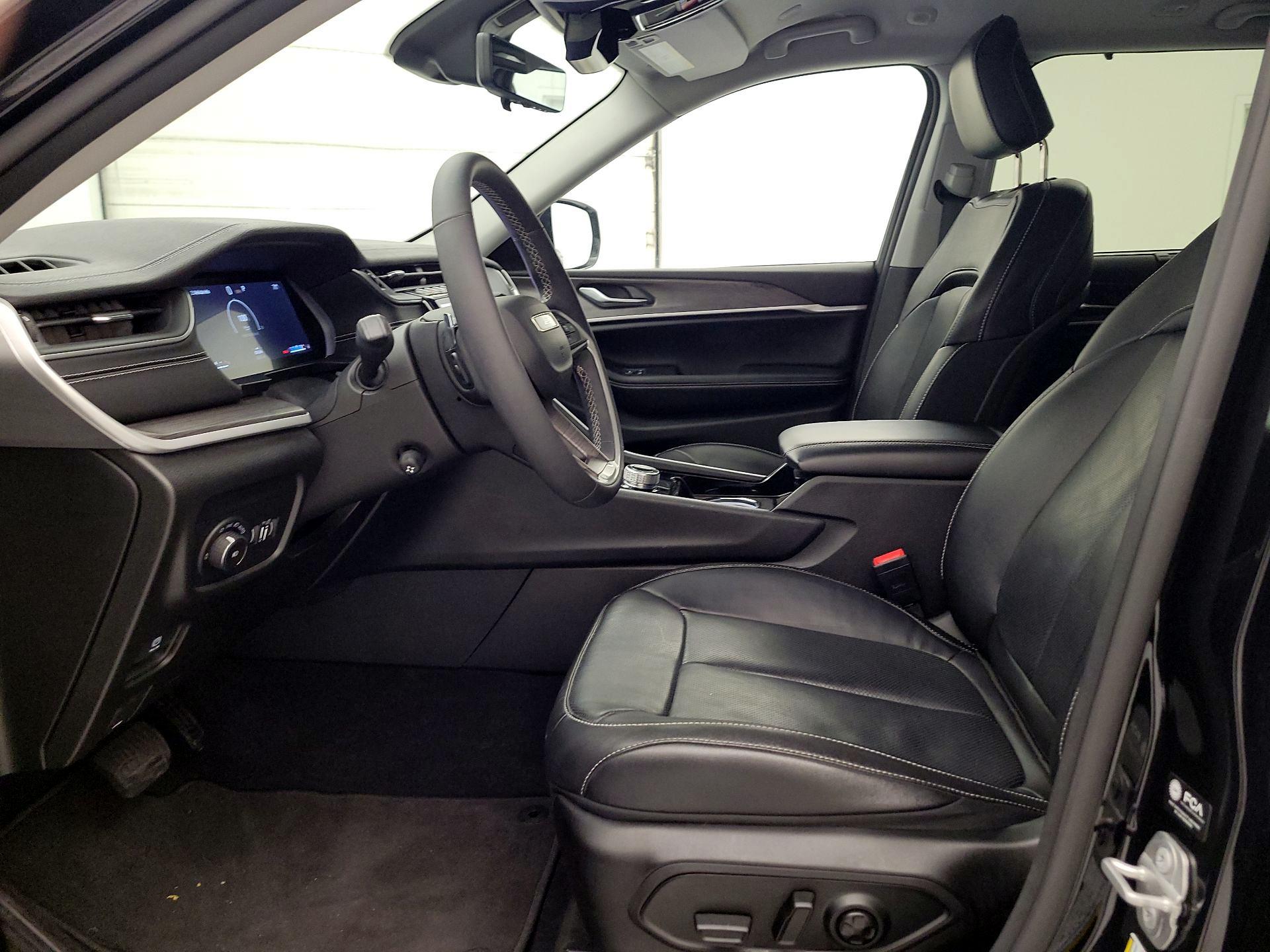 Thumbnail: 2023 Jeep Grand Cherokee - 11