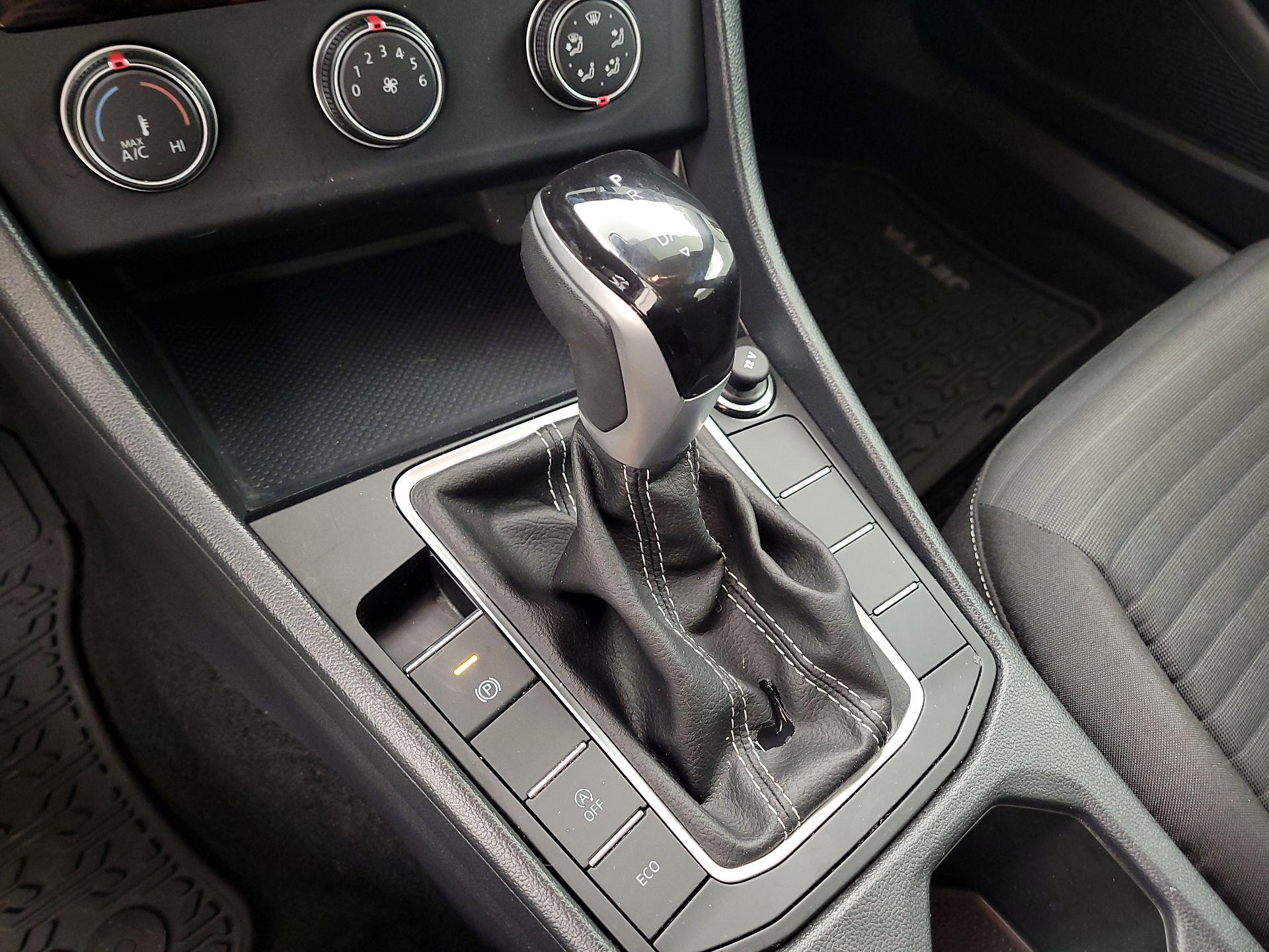 Thumbnail: 2024 Volkswagen Jetta - 17