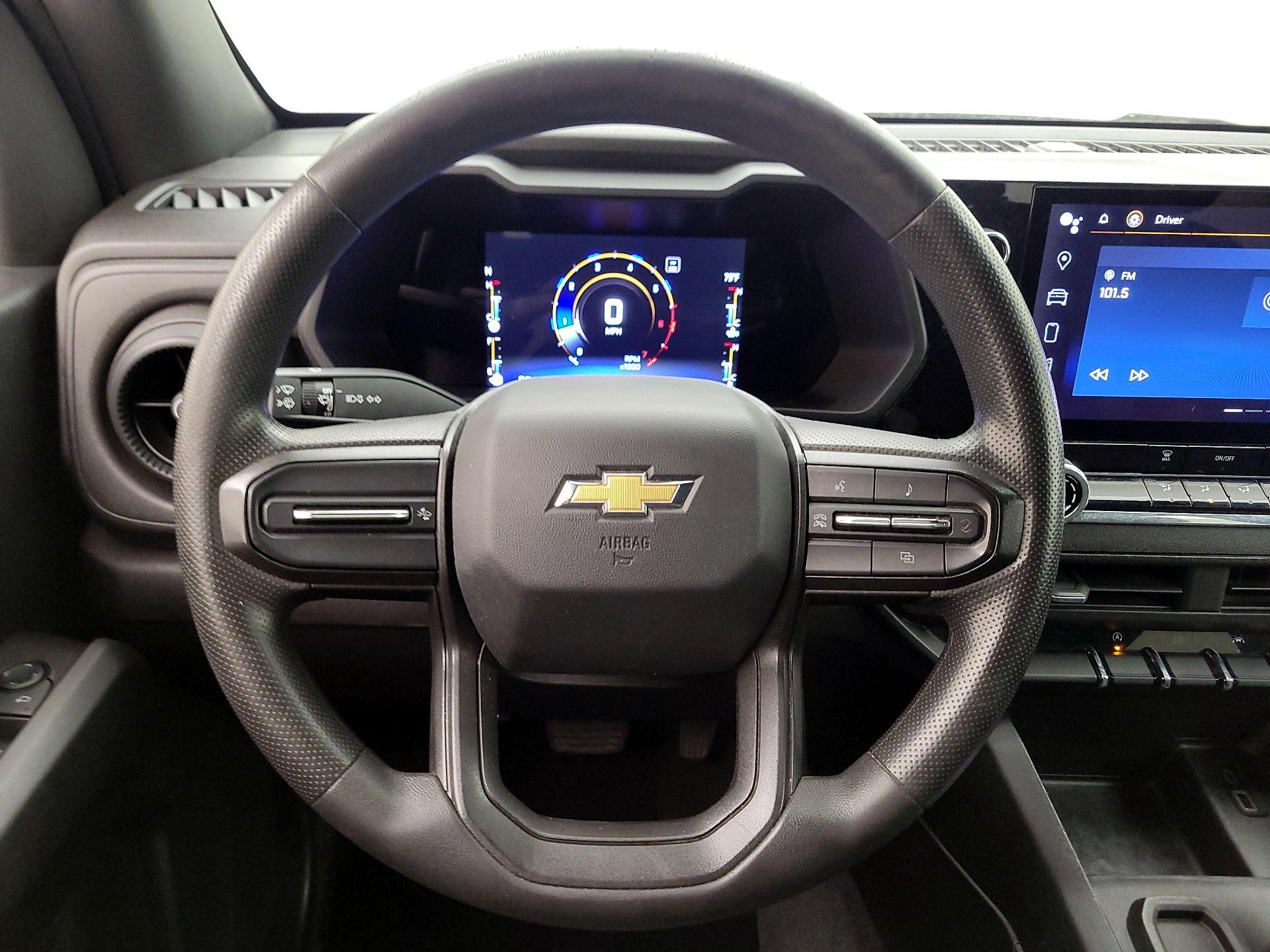 Thumbnail: 2023 Chevrolet Colorado - 10