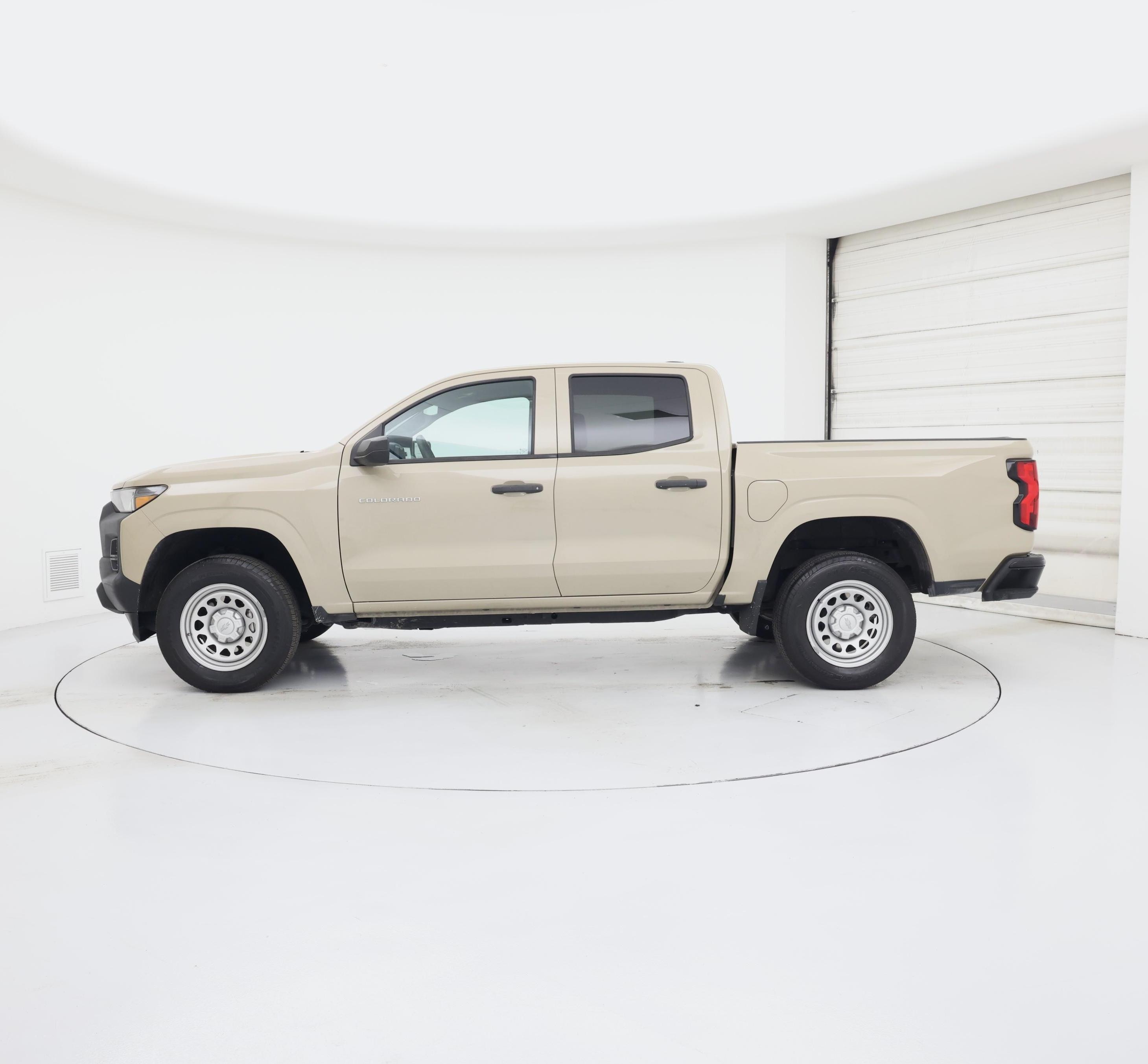 Thumbnail: 2023 Chevrolet Colorado - 3
