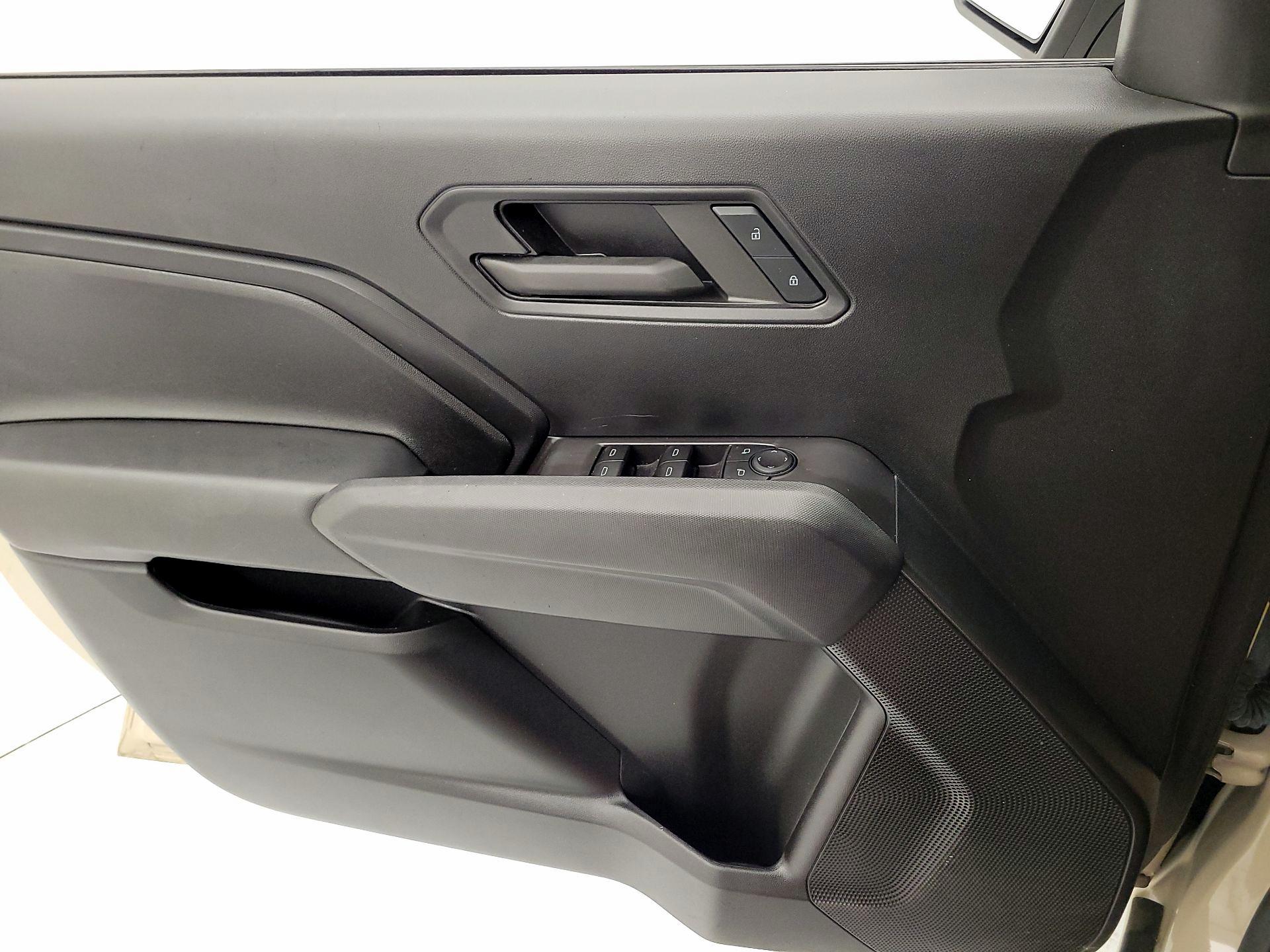 Thumbnail: 2023 Chevrolet Colorado - 12