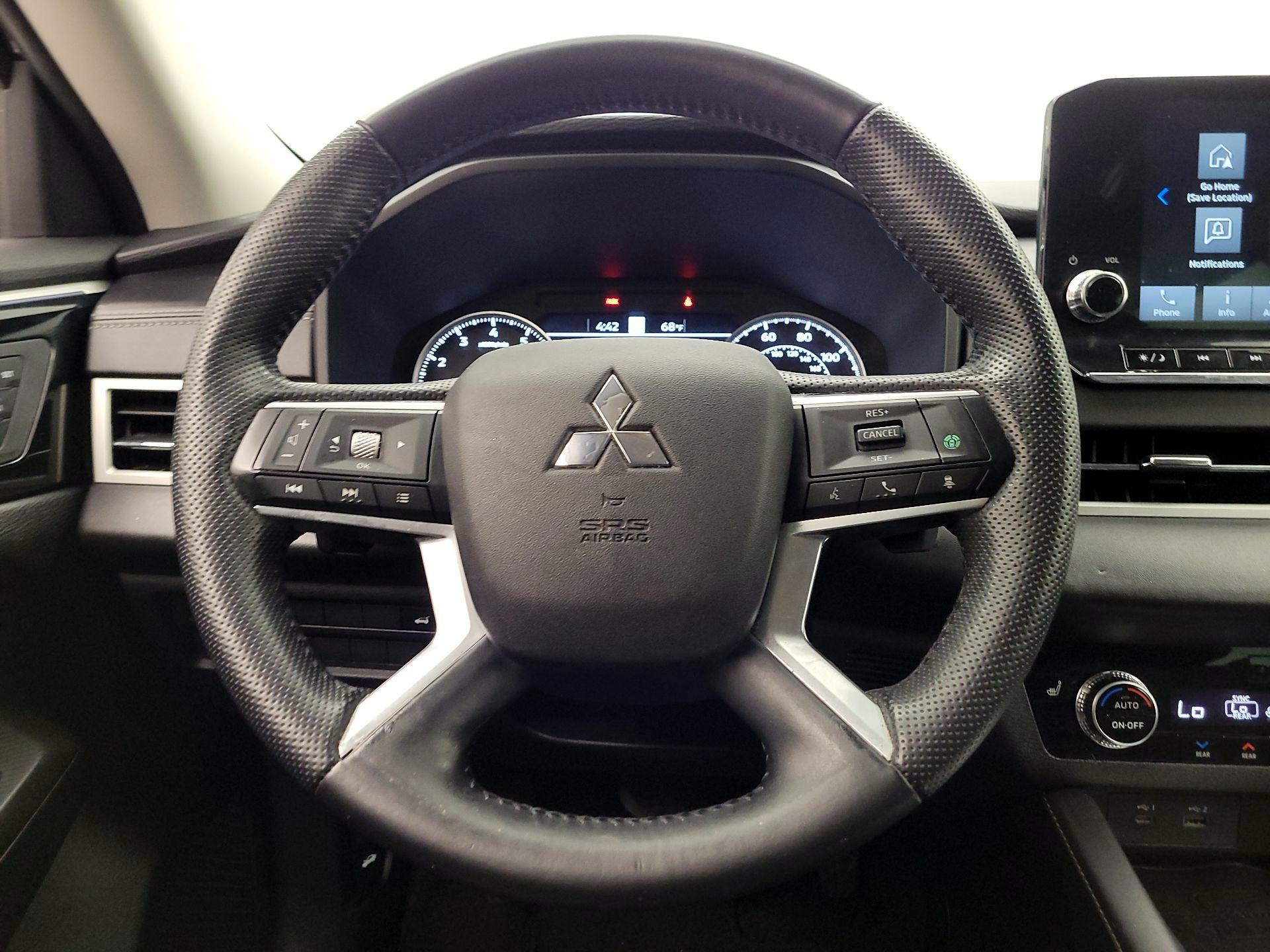 Thumbnail: 2022 Mitsubishi Outlander - 10