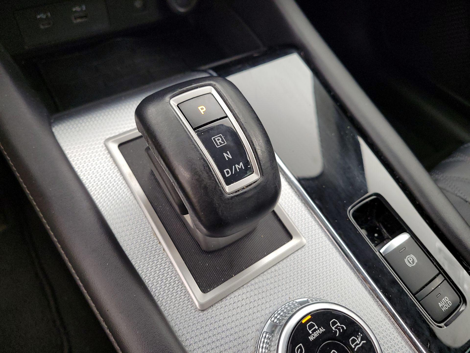 Thumbnail: 2022 Mitsubishi Outlander - 17