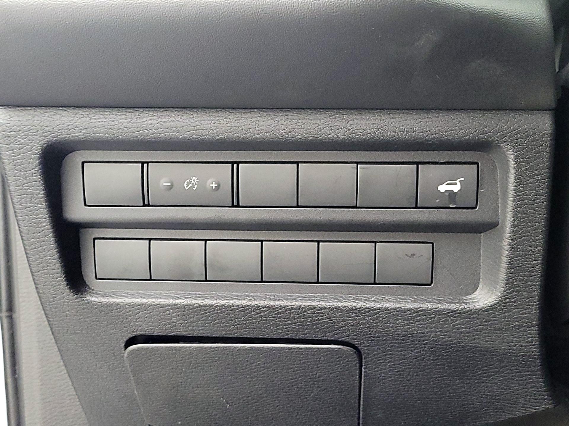 Thumbnail: 2022 Mitsubishi Outlander - 13