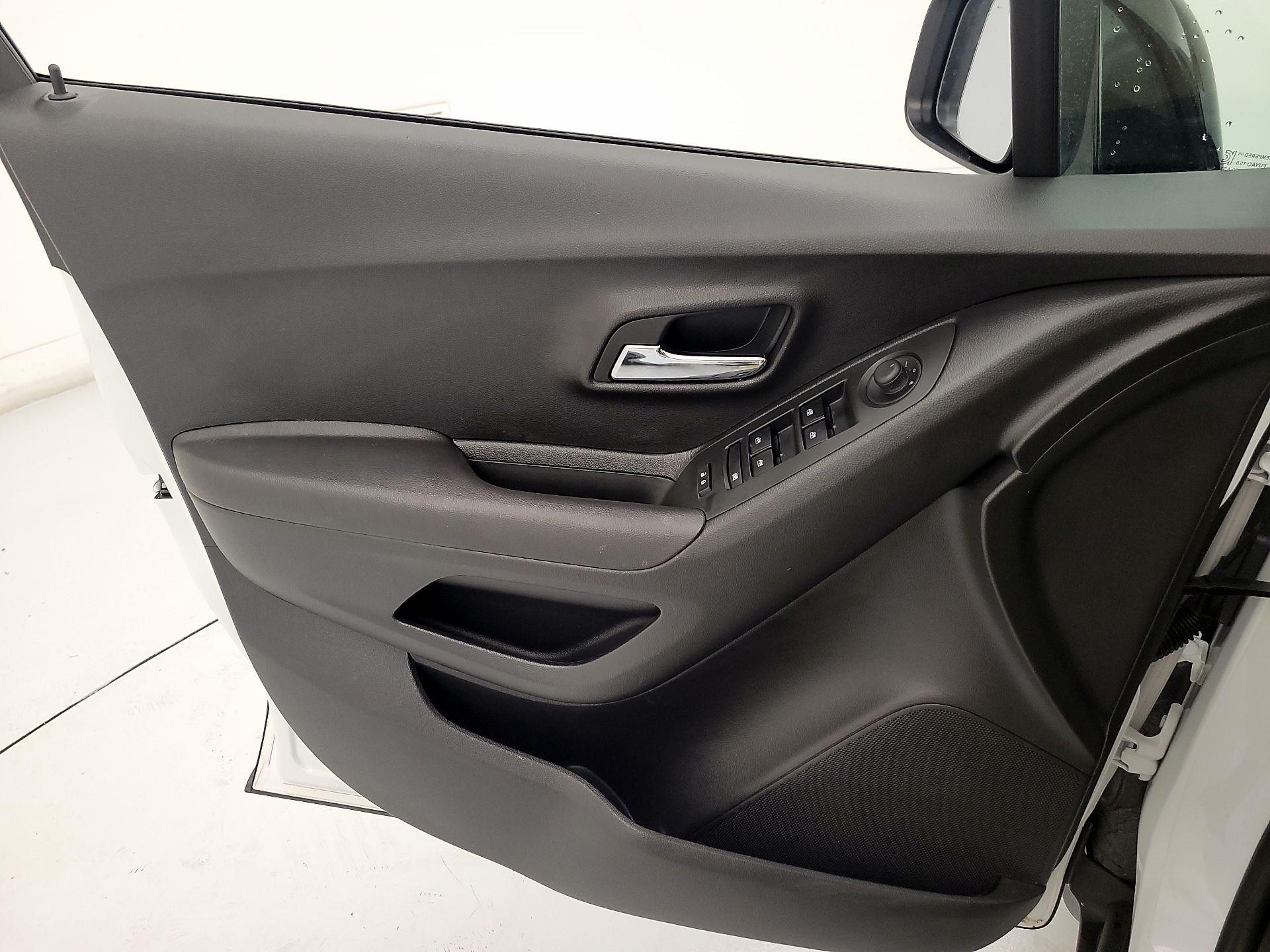 Thumbnail: 2020 Chevrolet Trax - 12