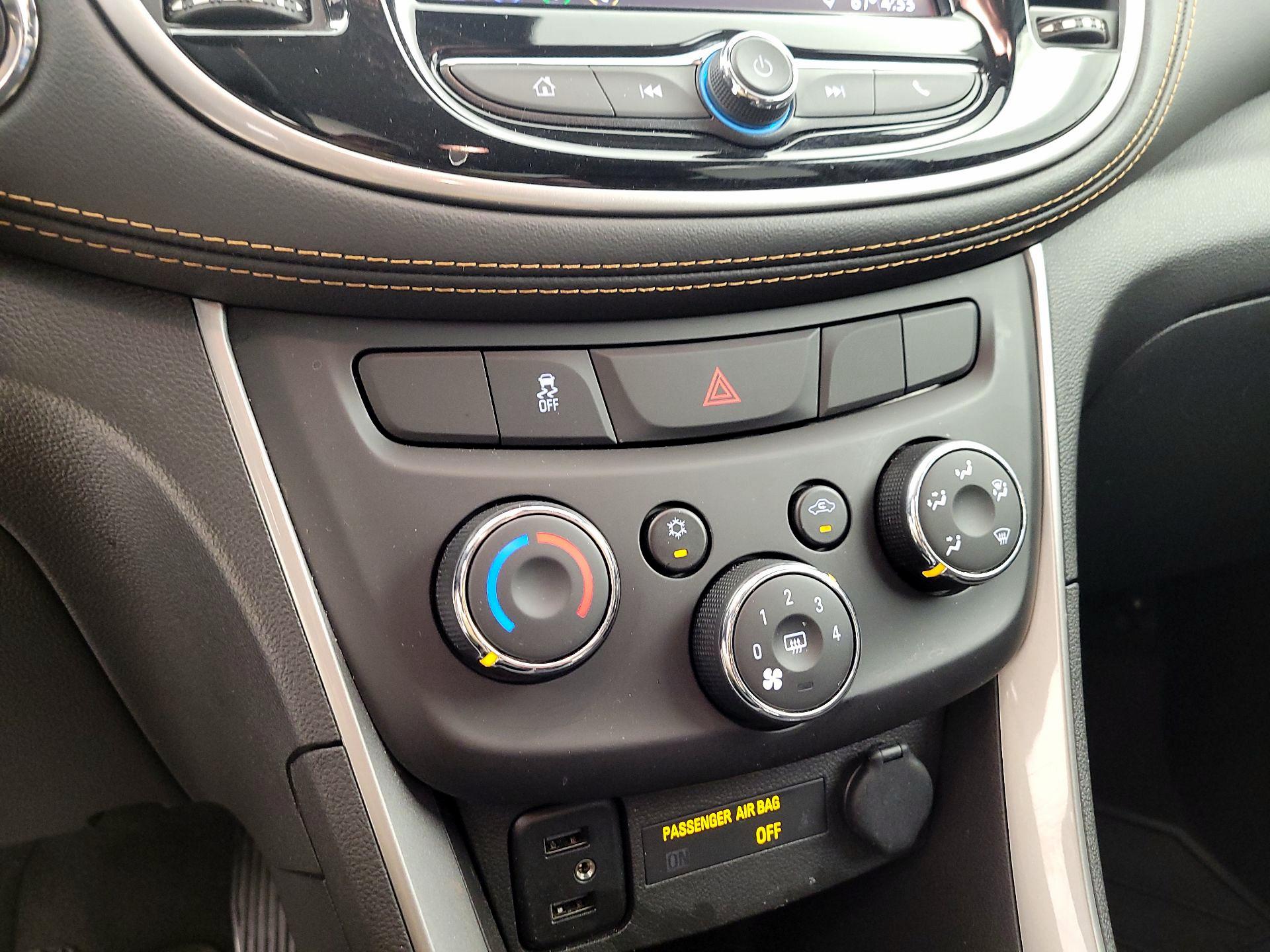 Thumbnail: 2020 Chevrolet Trax - 16