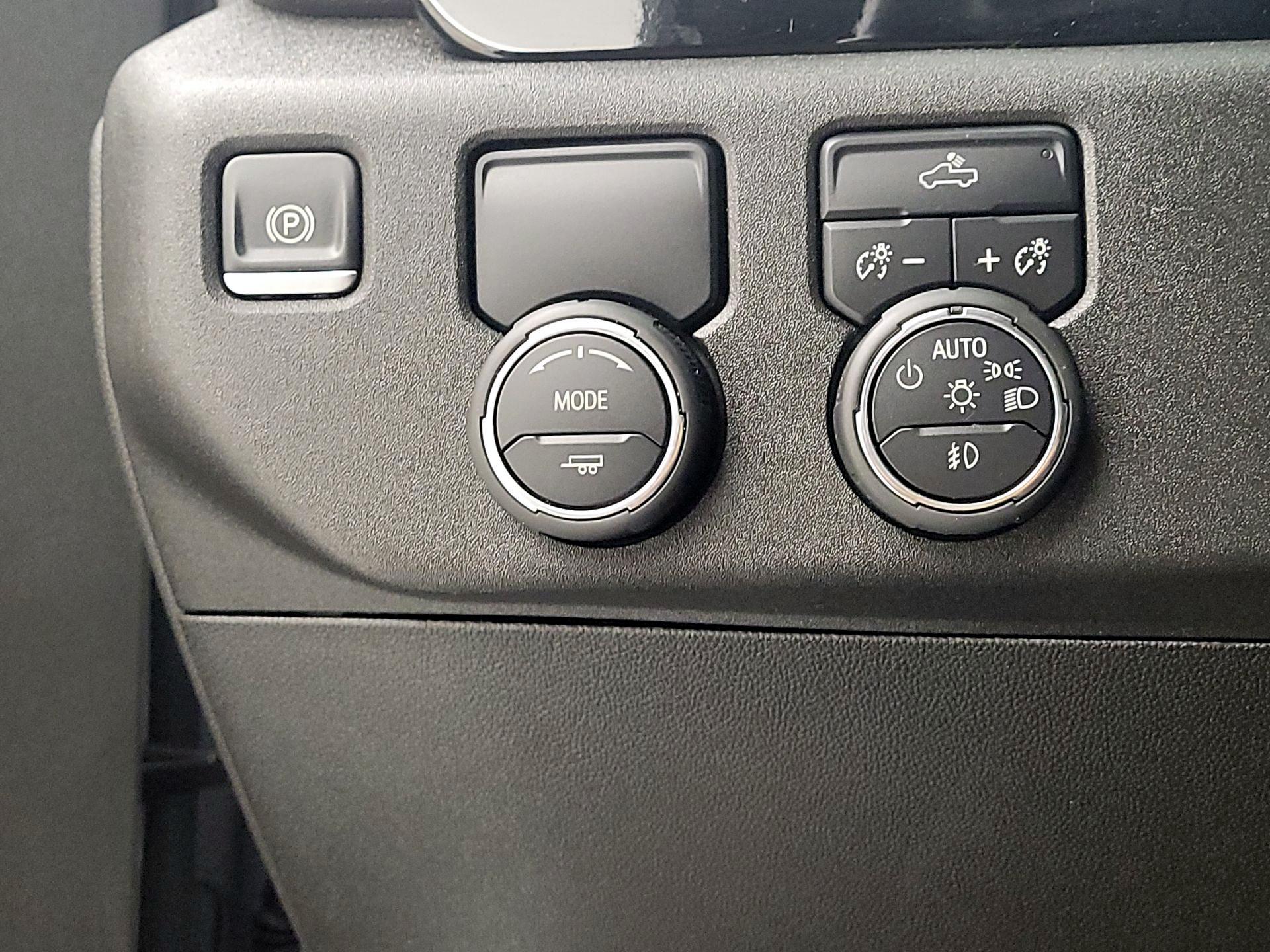 Thumbnail: 2025 Chevrolet Silverado 1500 - 13