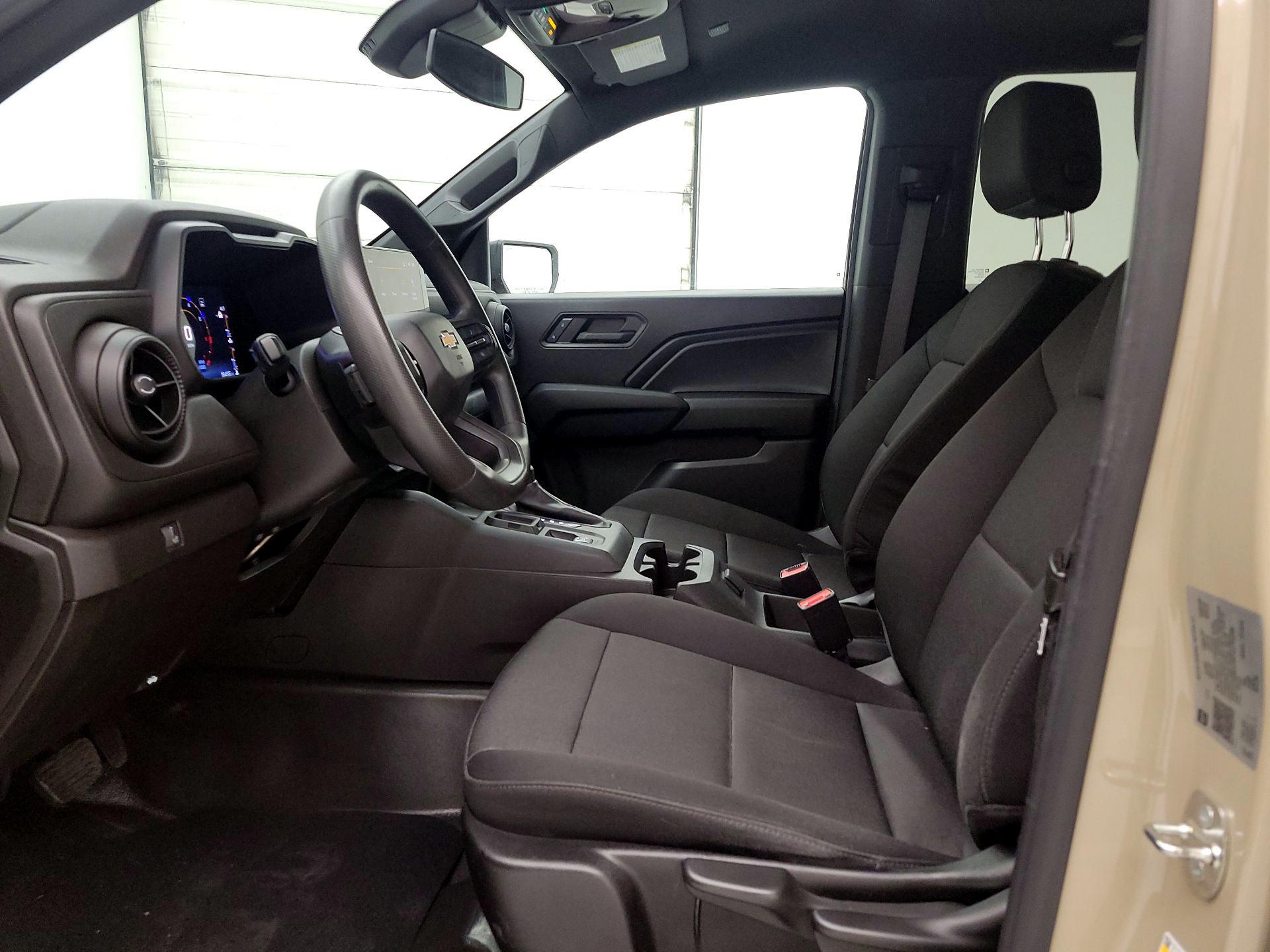 Thumbnail: 2023 Chevrolet Colorado - 11