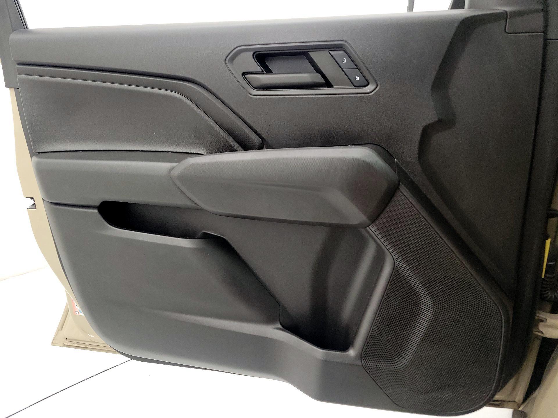 Thumbnail: 2023 Chevrolet Colorado - 12