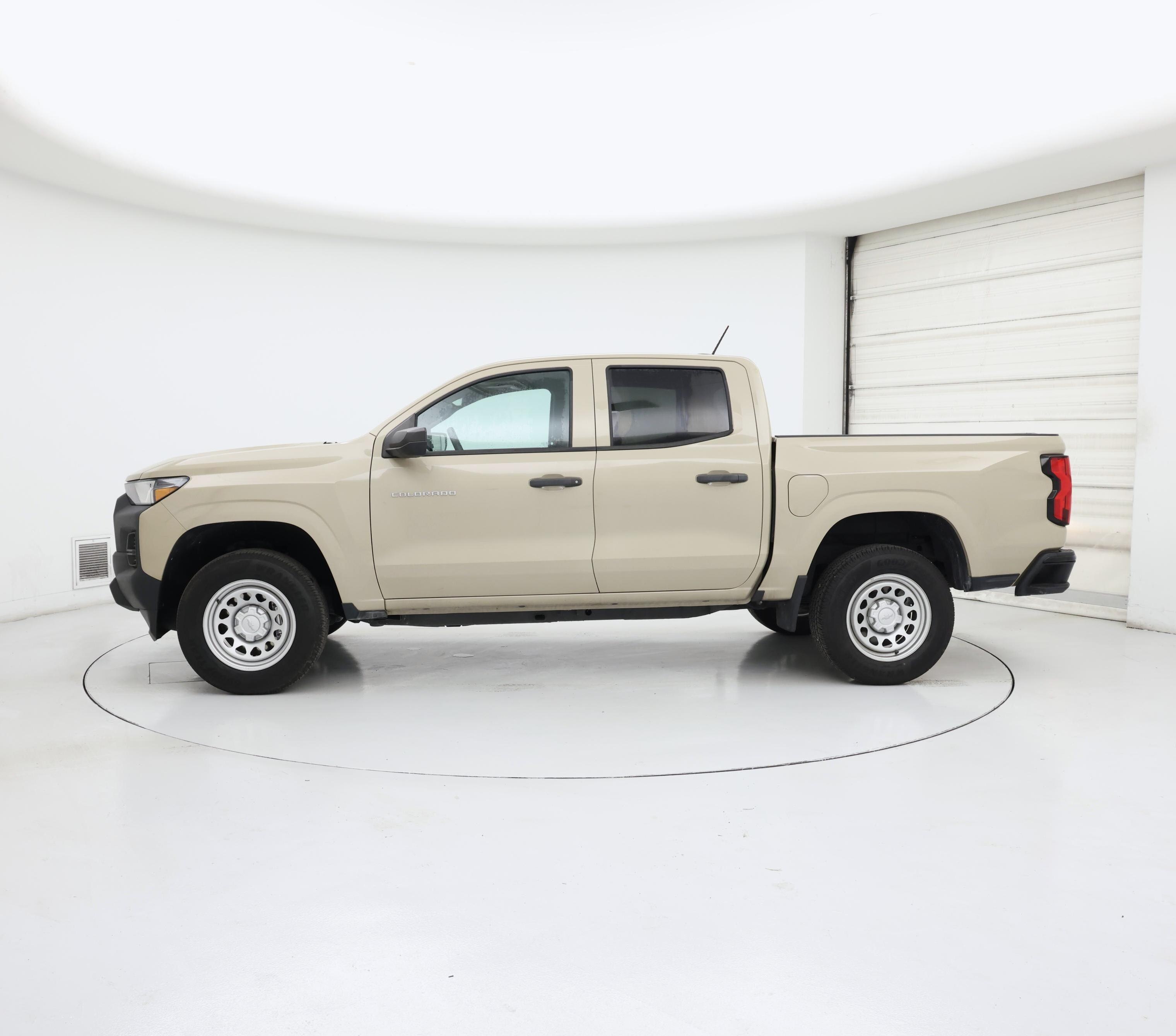 Thumbnail: 2023 Chevrolet Colorado - 3