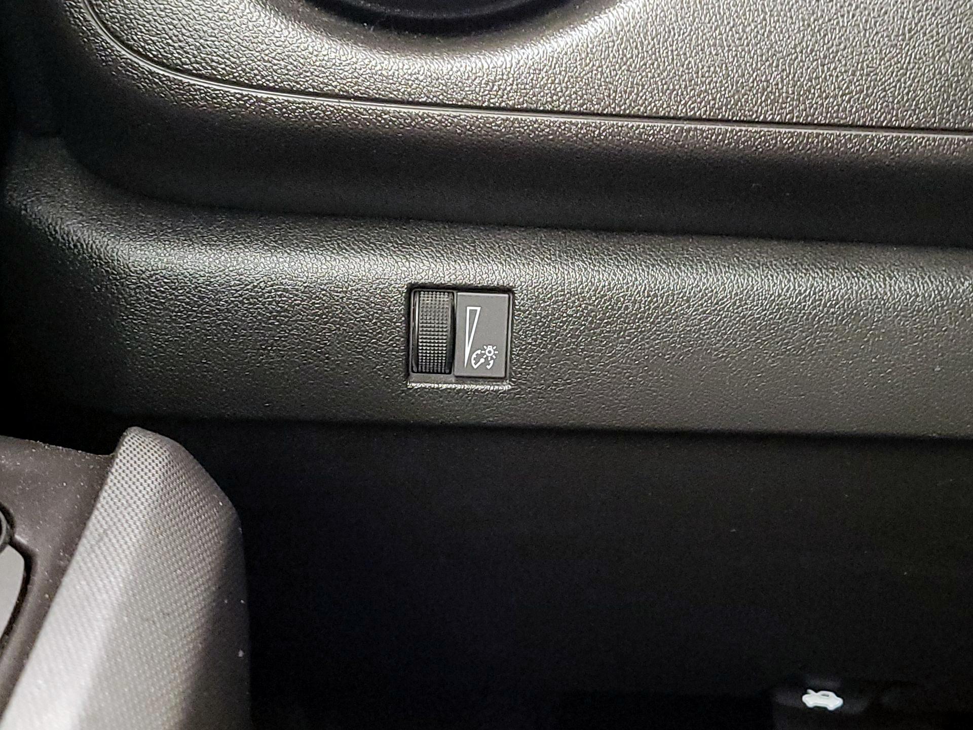 Thumbnail: 2023 Chevrolet Colorado - 13