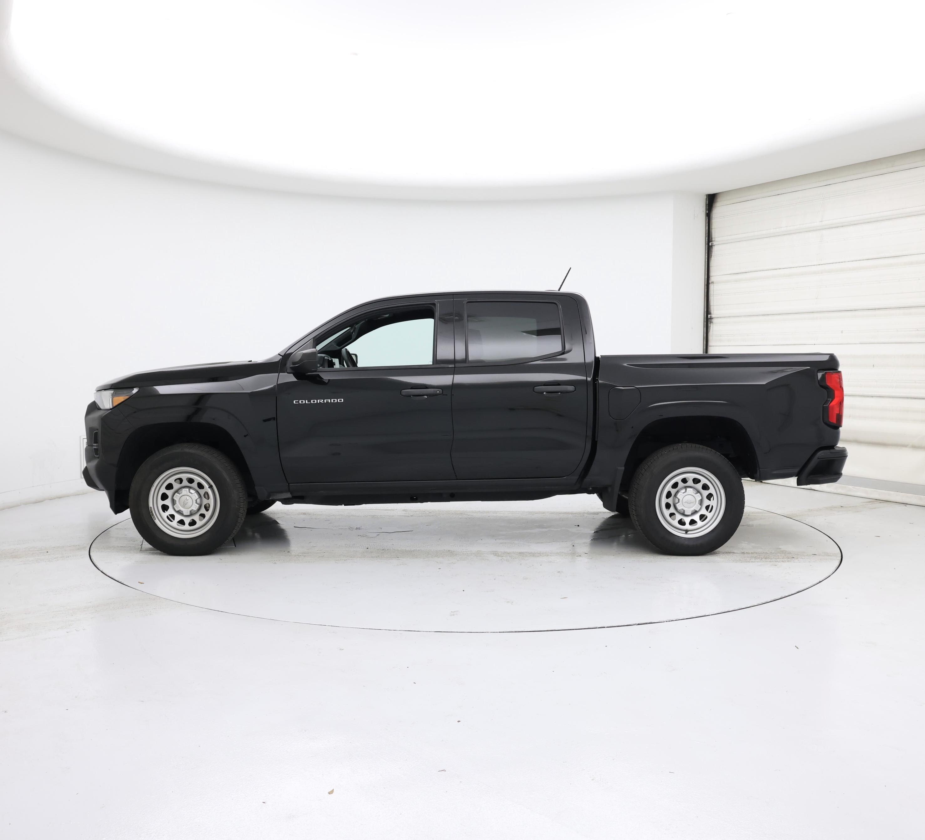 Thumbnail: 2023 Chevrolet Colorado - 3