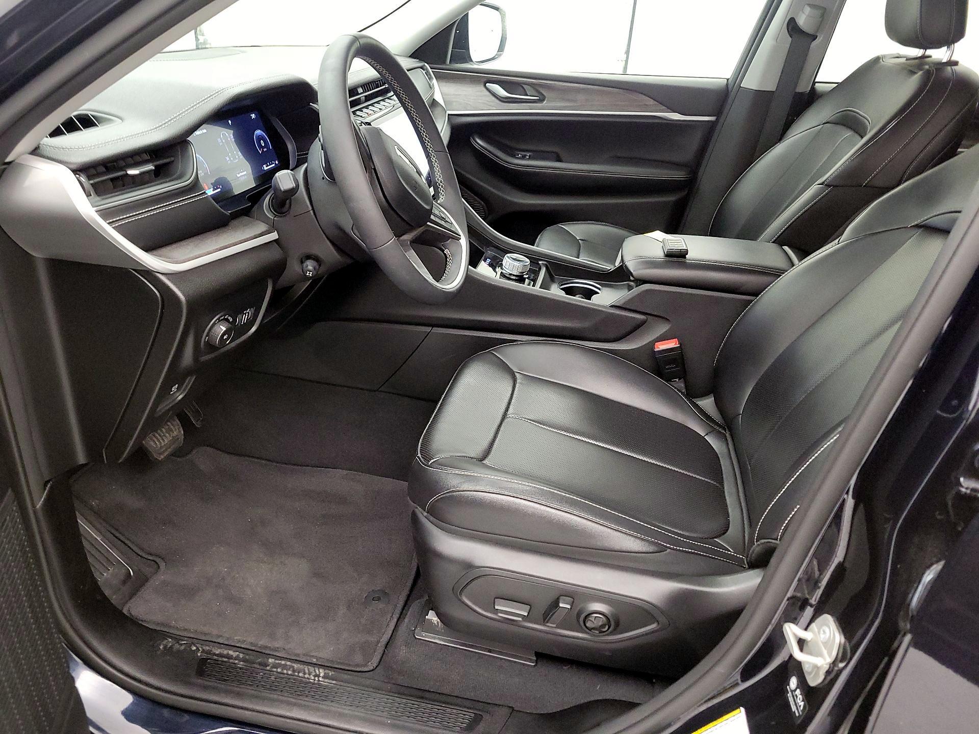 Thumbnail: 2023 Jeep Grand Cherokee L - 11