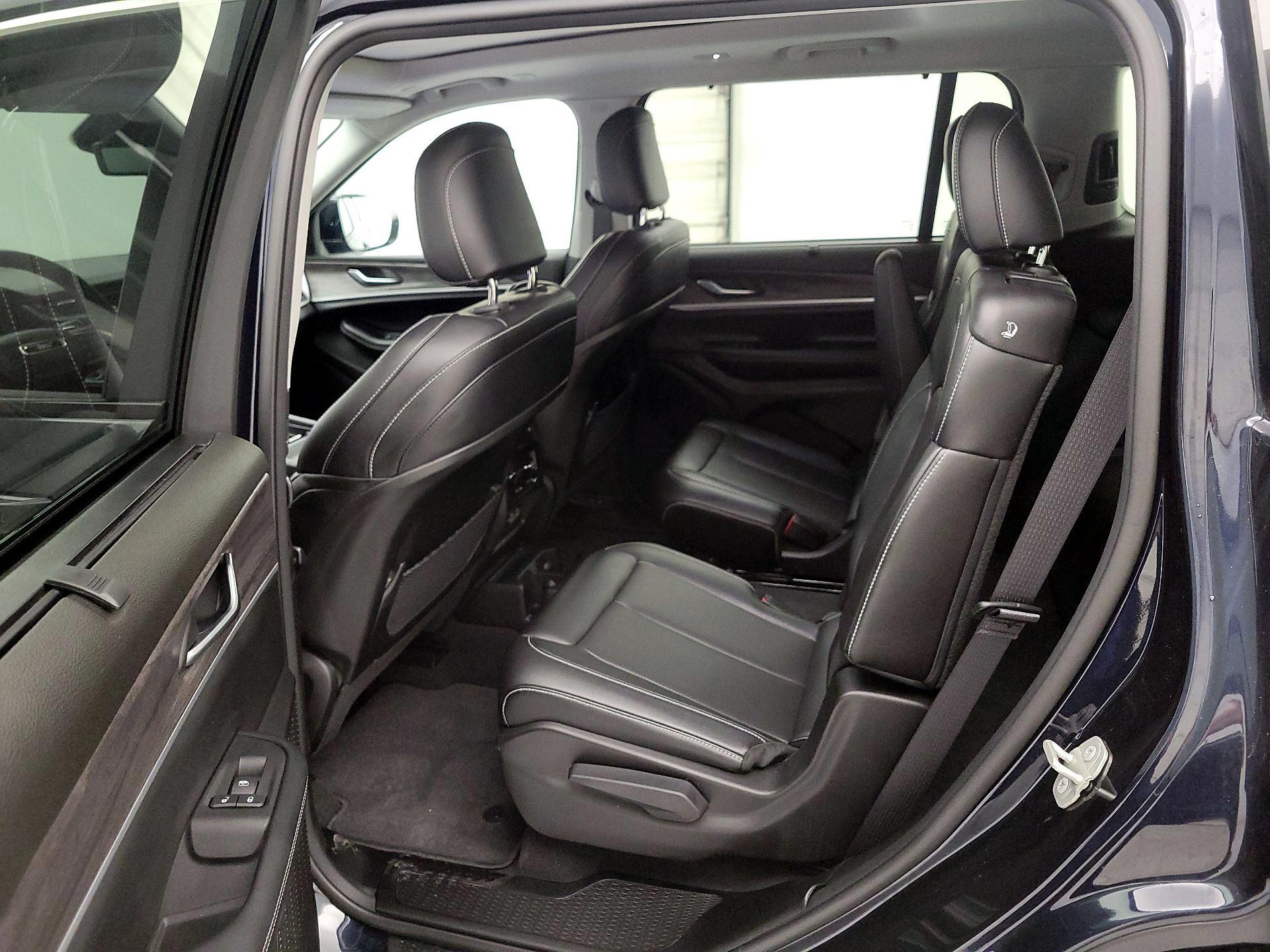 Thumbnail: 2023 Jeep Grand Cherokee L - 19