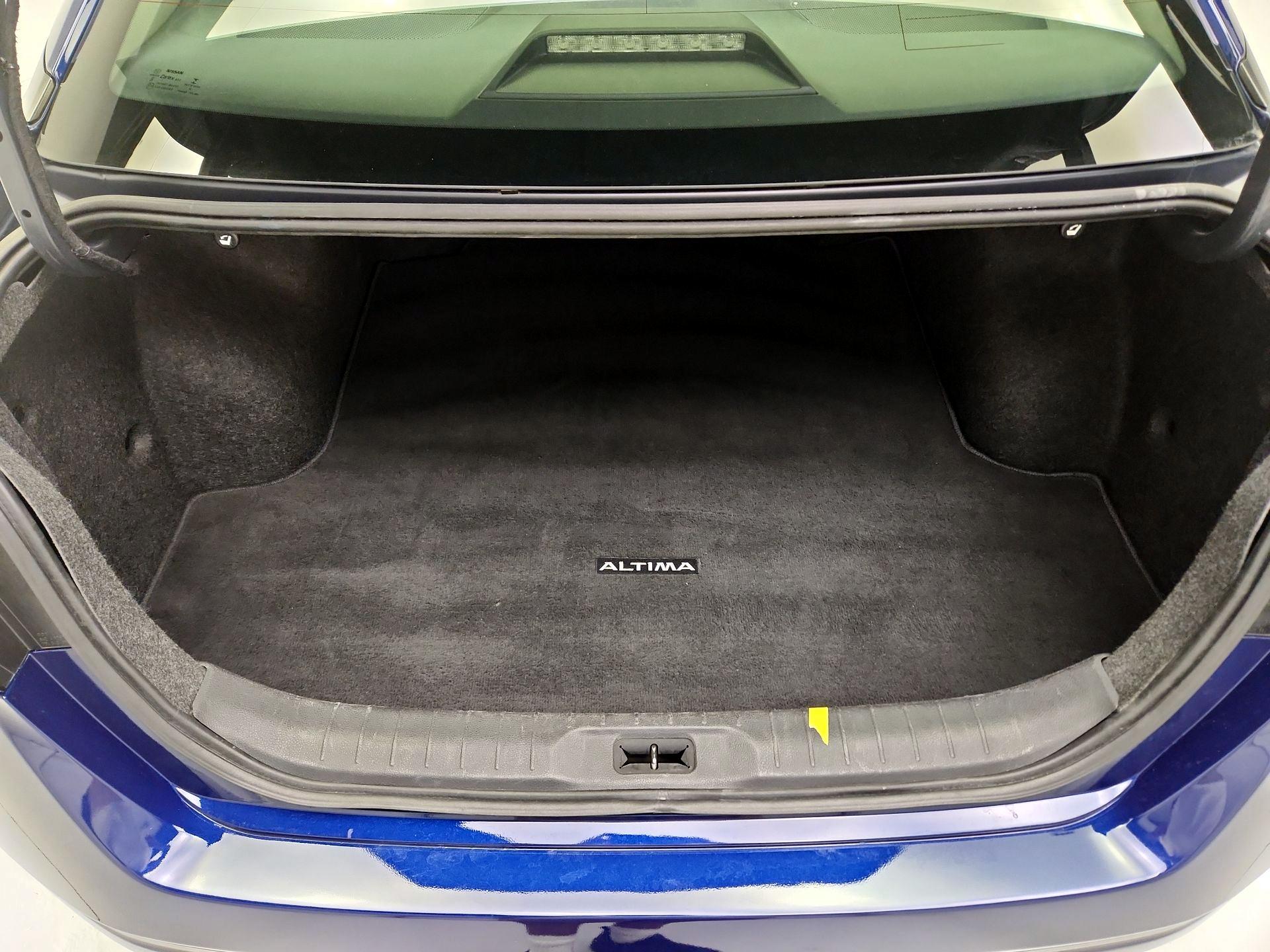 Thumbnail: 2020 Nissan Altima - 20