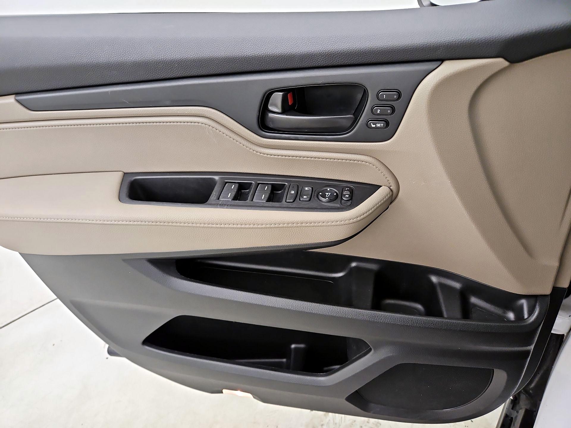 Thumbnail: 2023 Honda Odyssey - 12