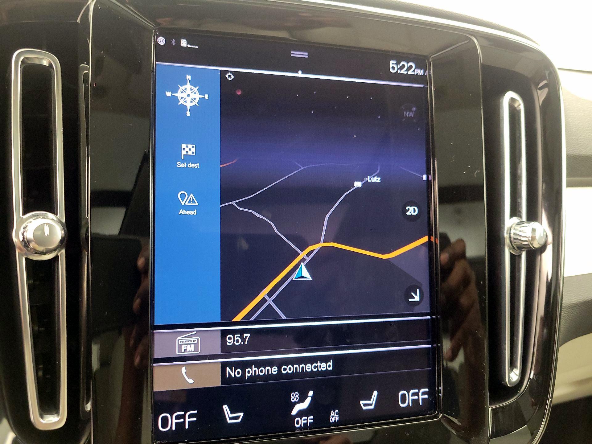 Thumbnail: 2022 Volvo XC40 - 14