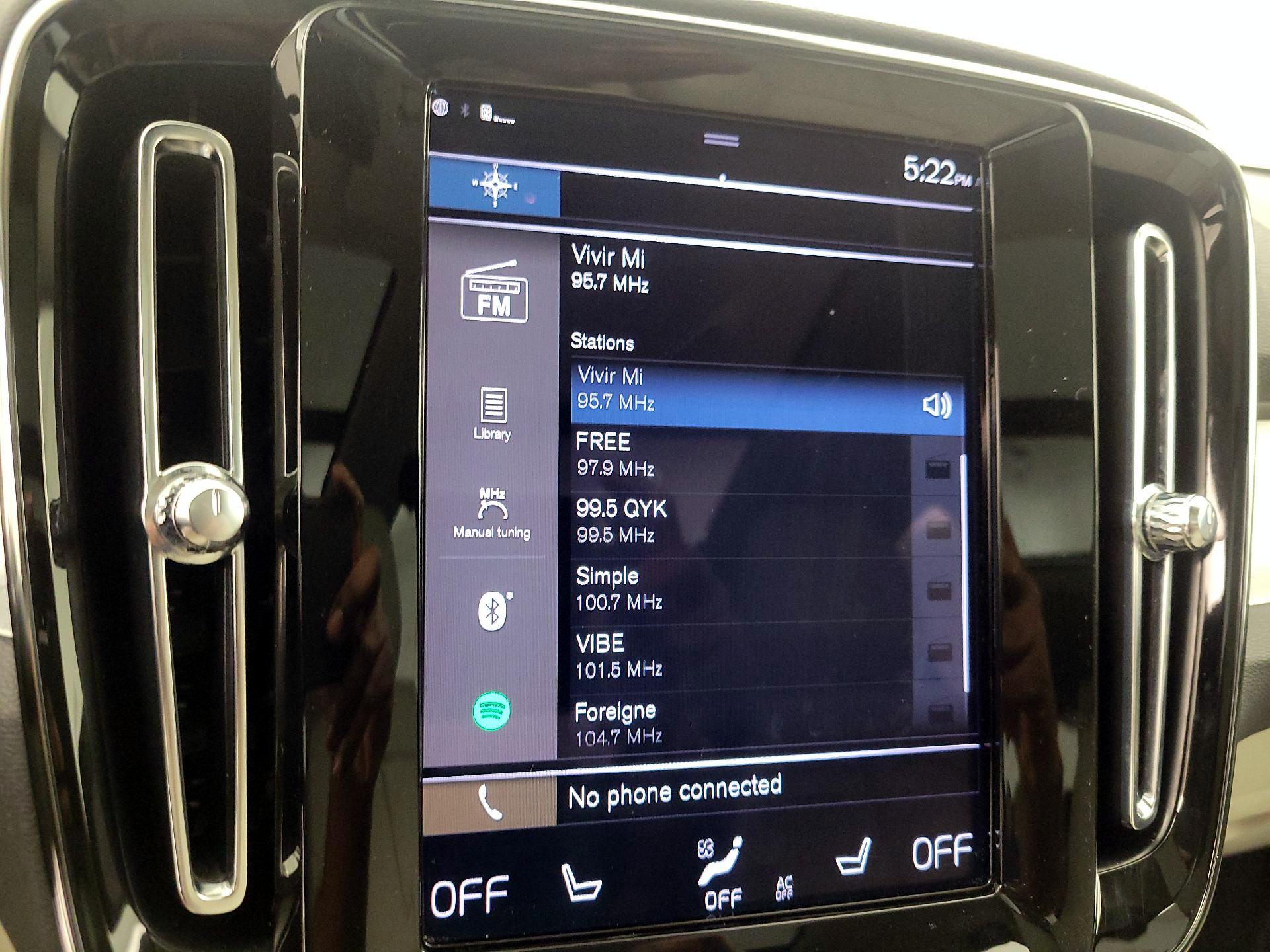 Thumbnail: 2022 Volvo XC40 - 16