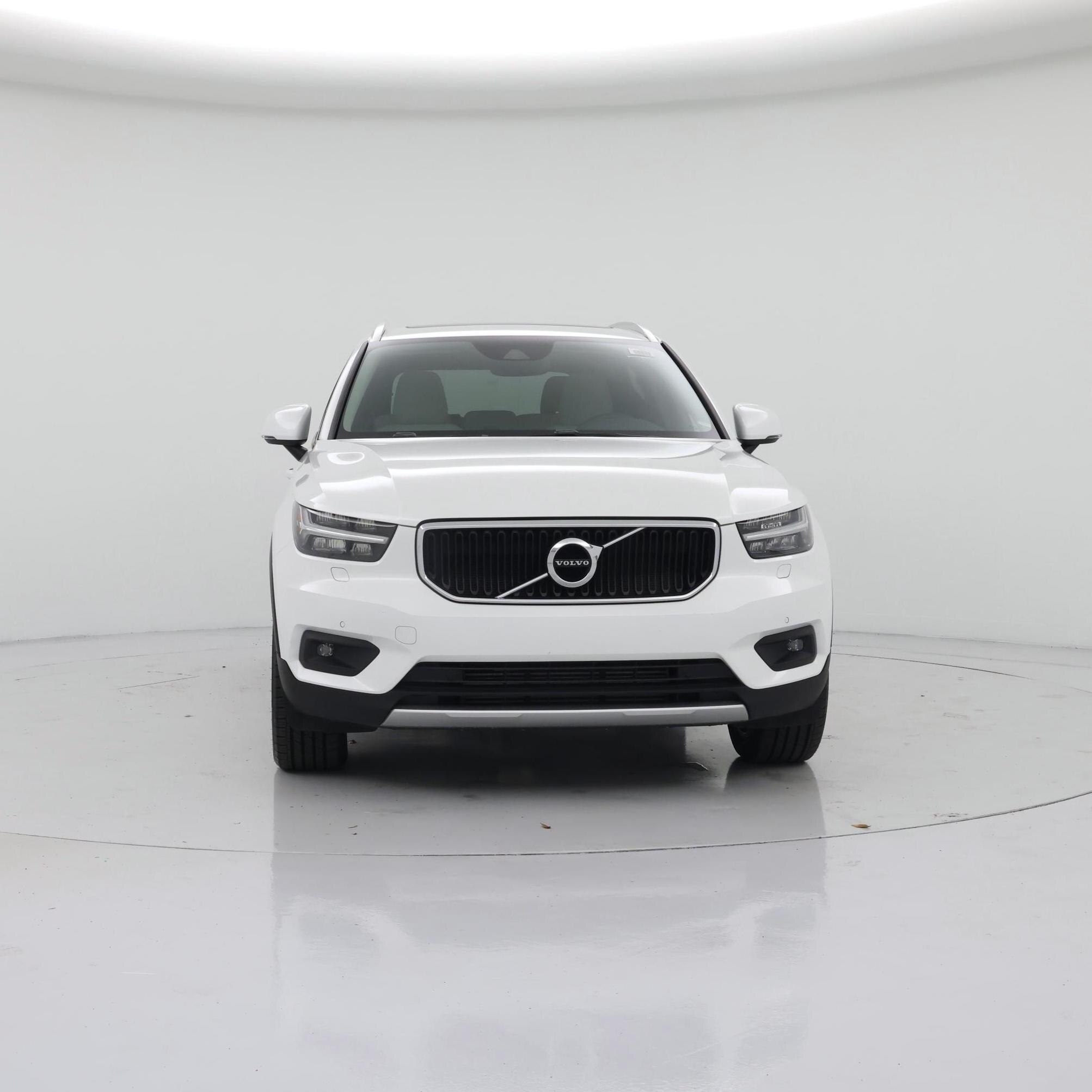 Thumbnail: 2022 Volvo XC40 - 5
