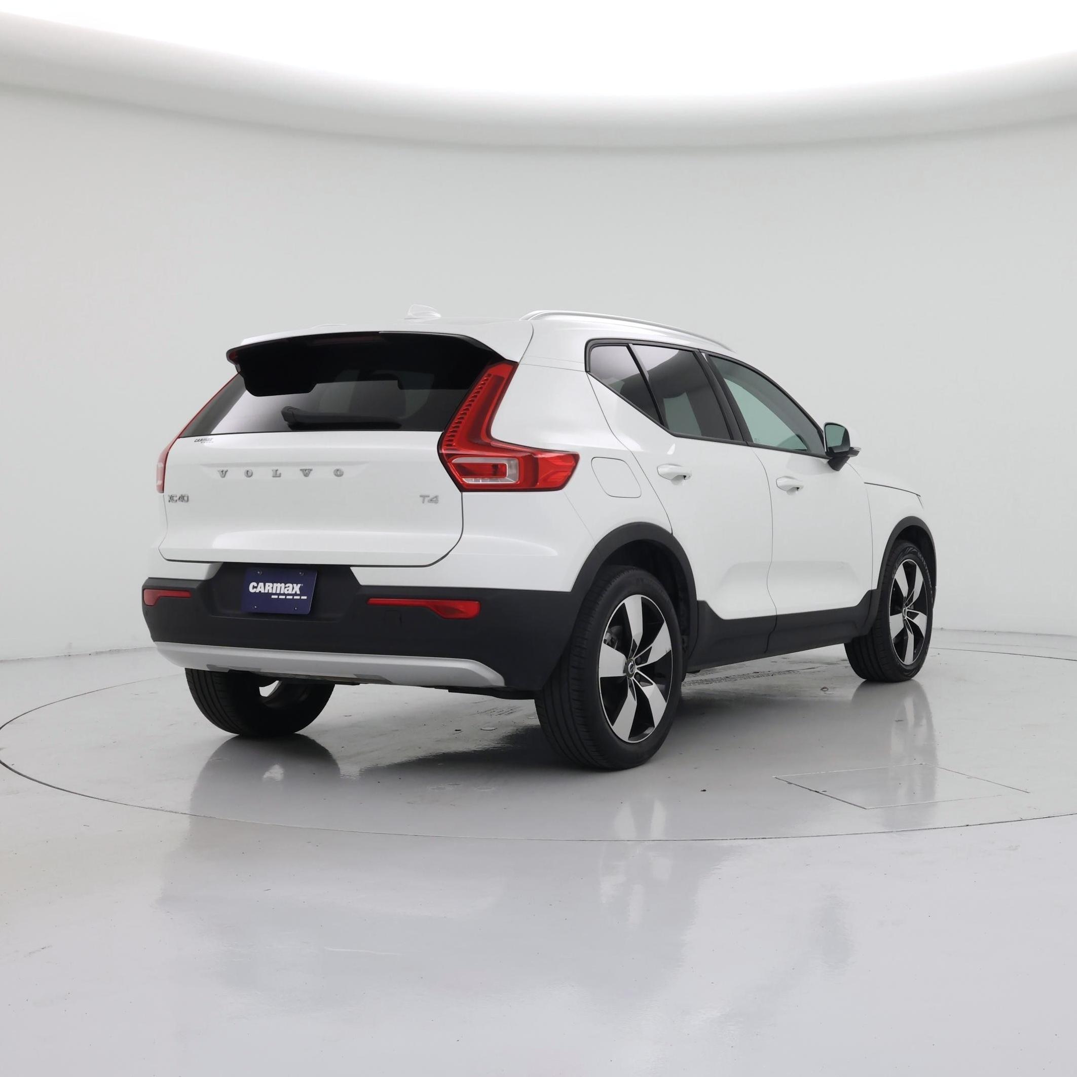 Thumbnail: 2022 Volvo XC40 - 8
