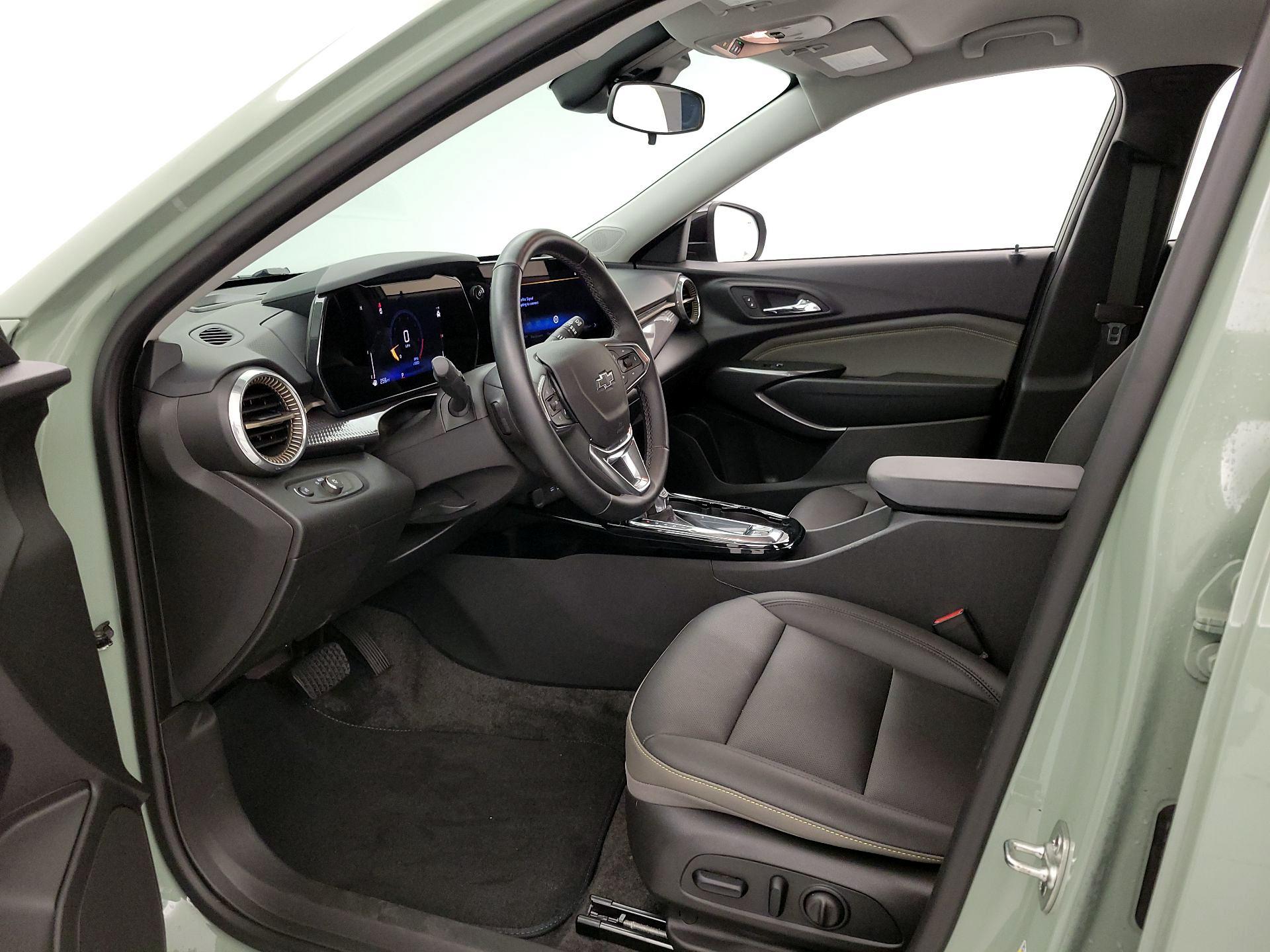 Thumbnail: 2024 Chevrolet Trax - 11