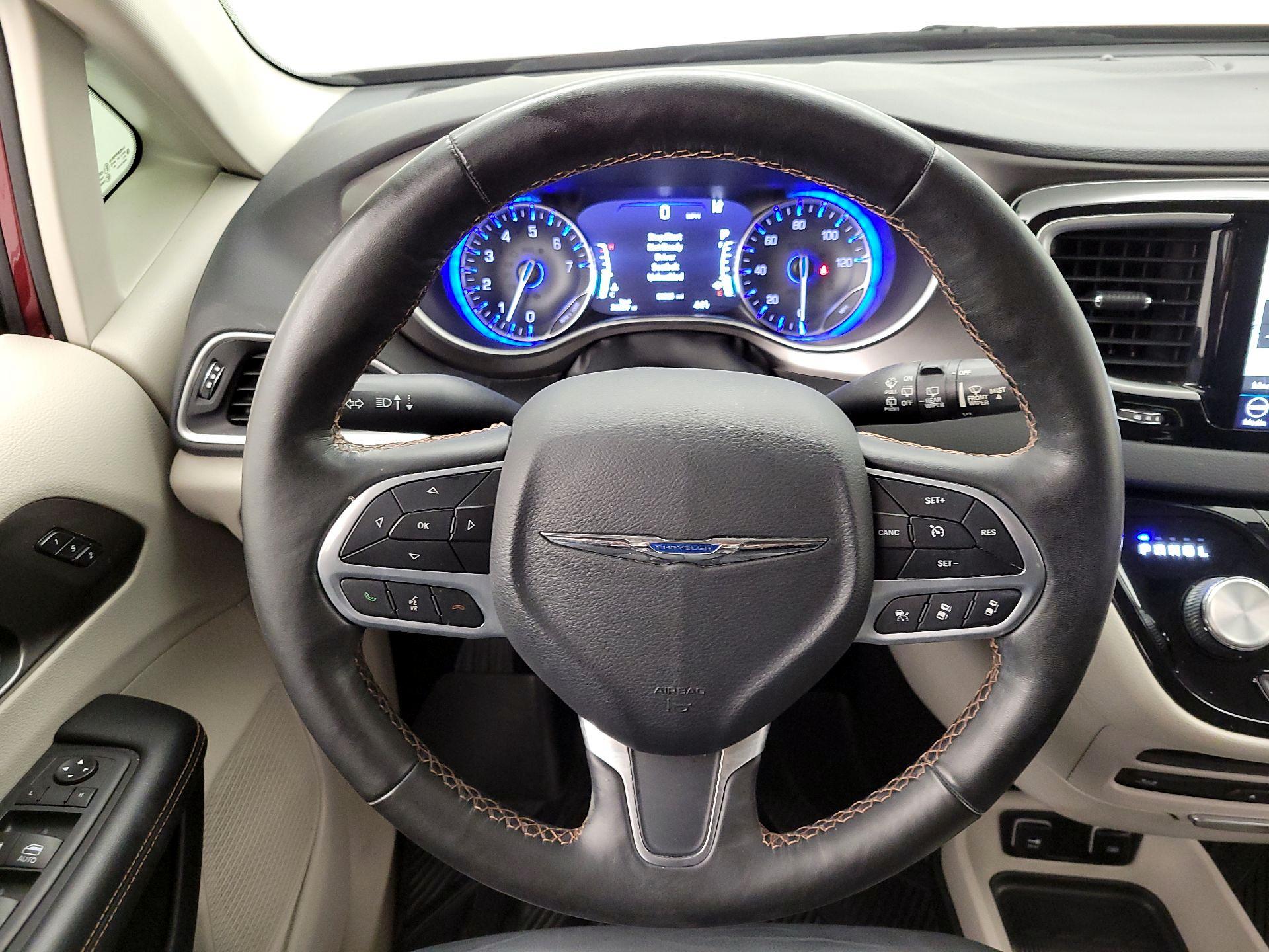 Thumbnail: 2020 Chrysler Pacifica - 10