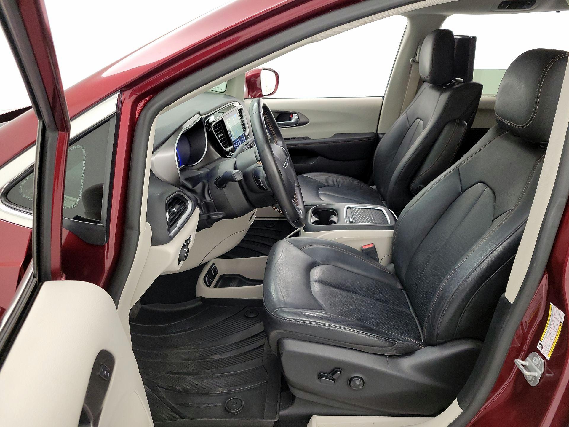 Thumbnail: 2020 Chrysler Pacifica - 11