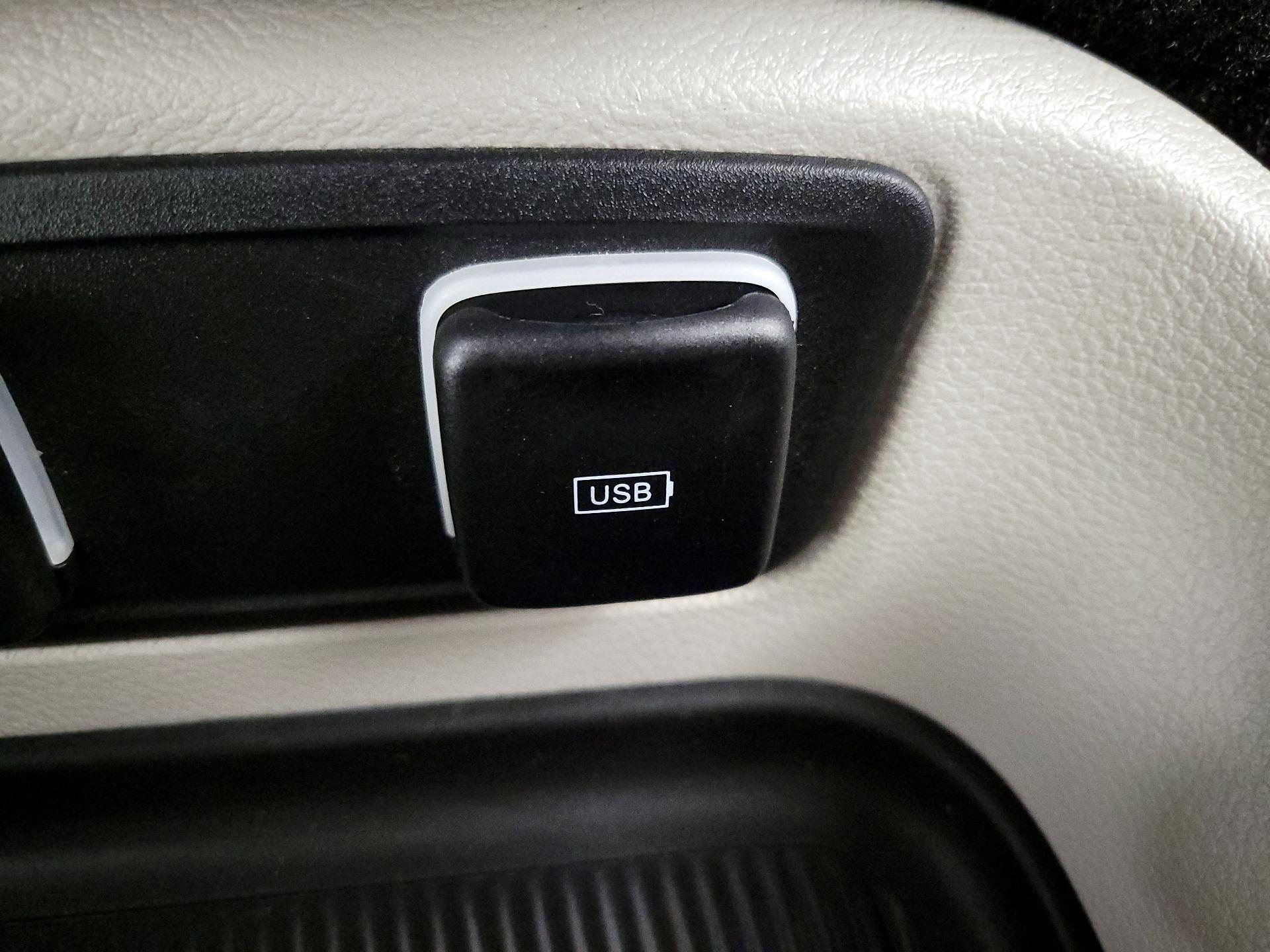 Thumbnail: 2020 Chrysler Pacifica - 19