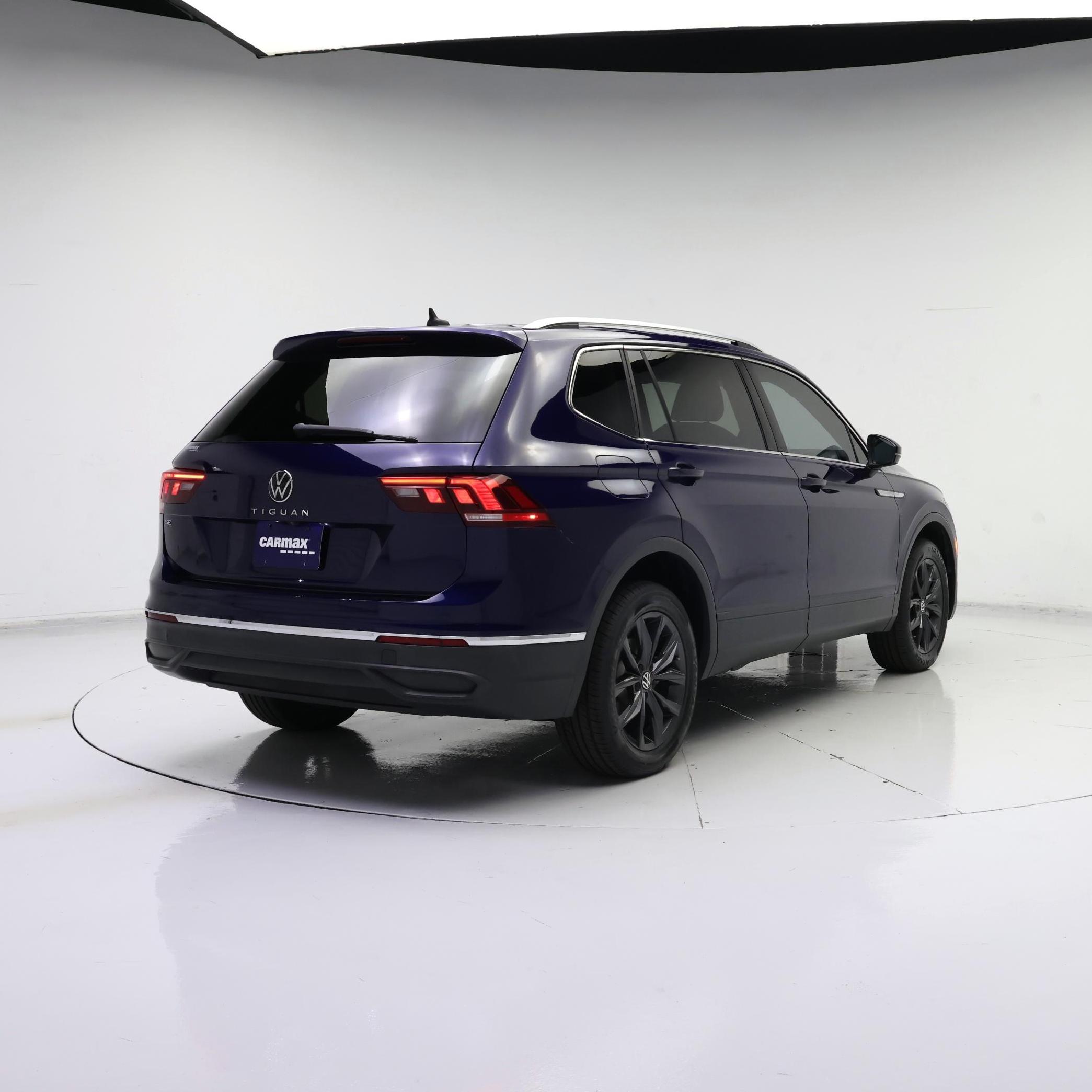 Thumbnail: 2022 Volkswagen Tiguan - 8