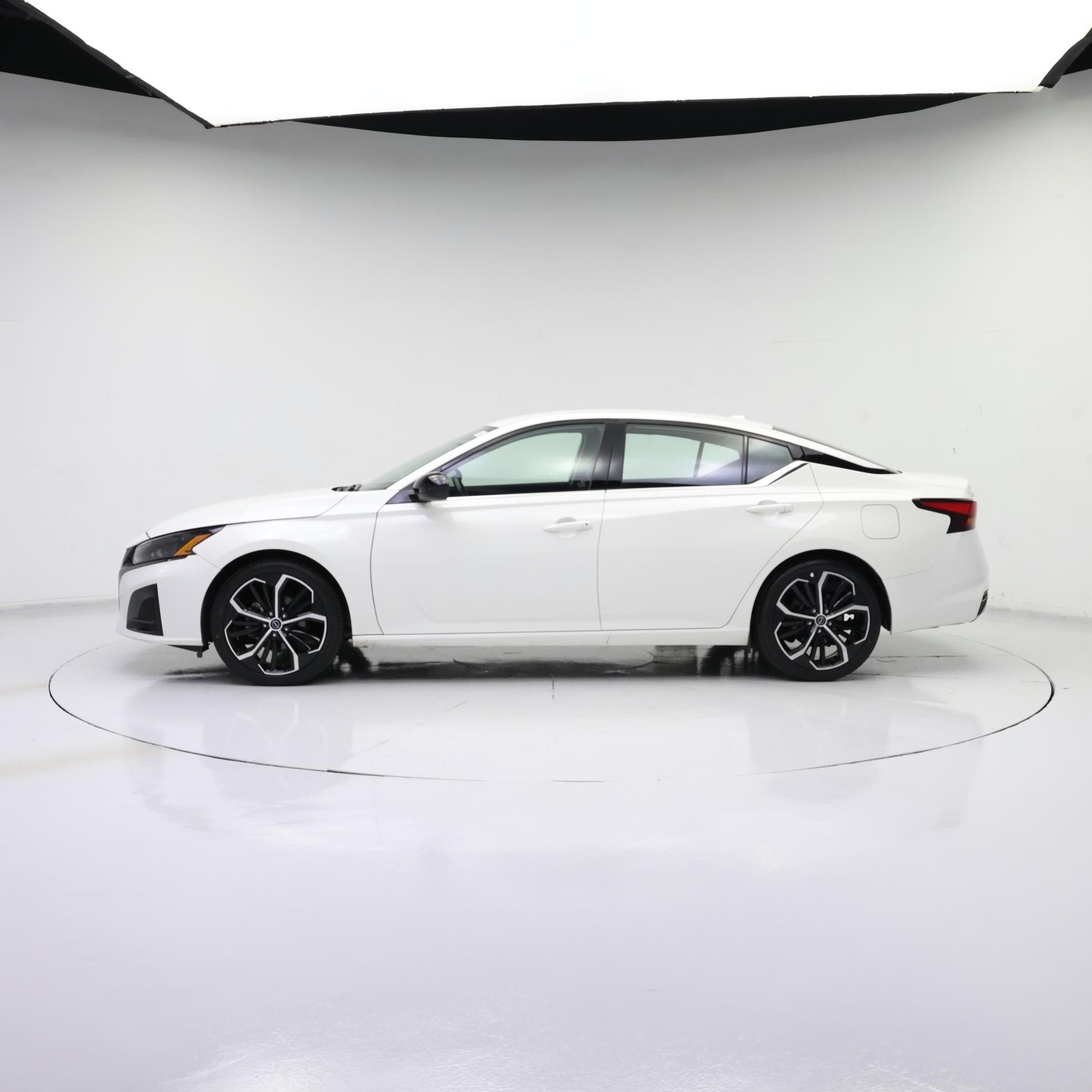 Thumbnail: 2025 Nissan Altima - 3