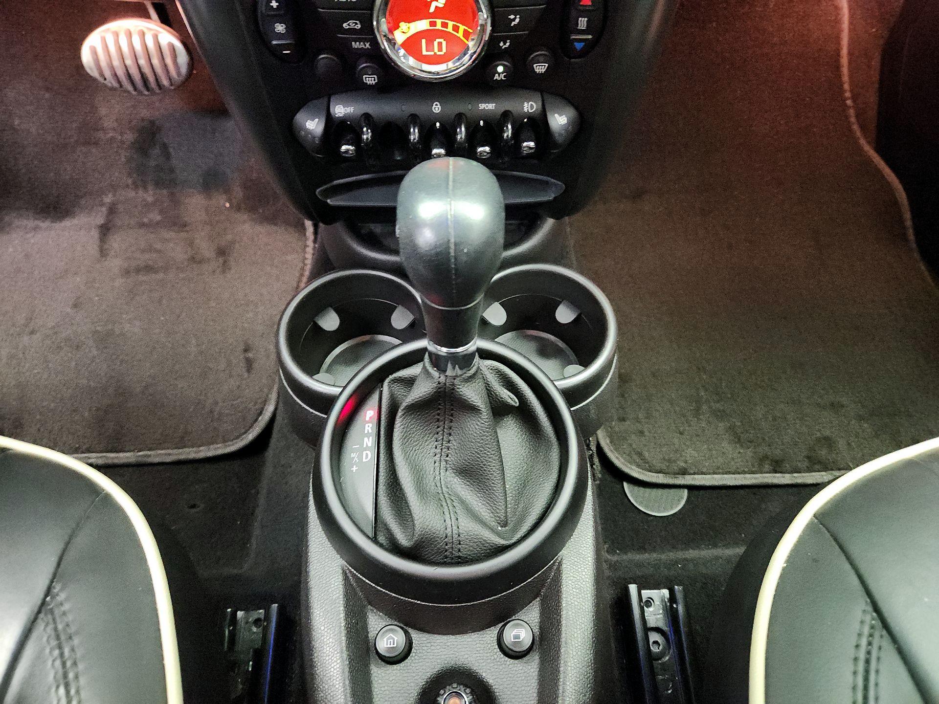 Thumbnail: 2016 MINI Cooper Countryman - 16