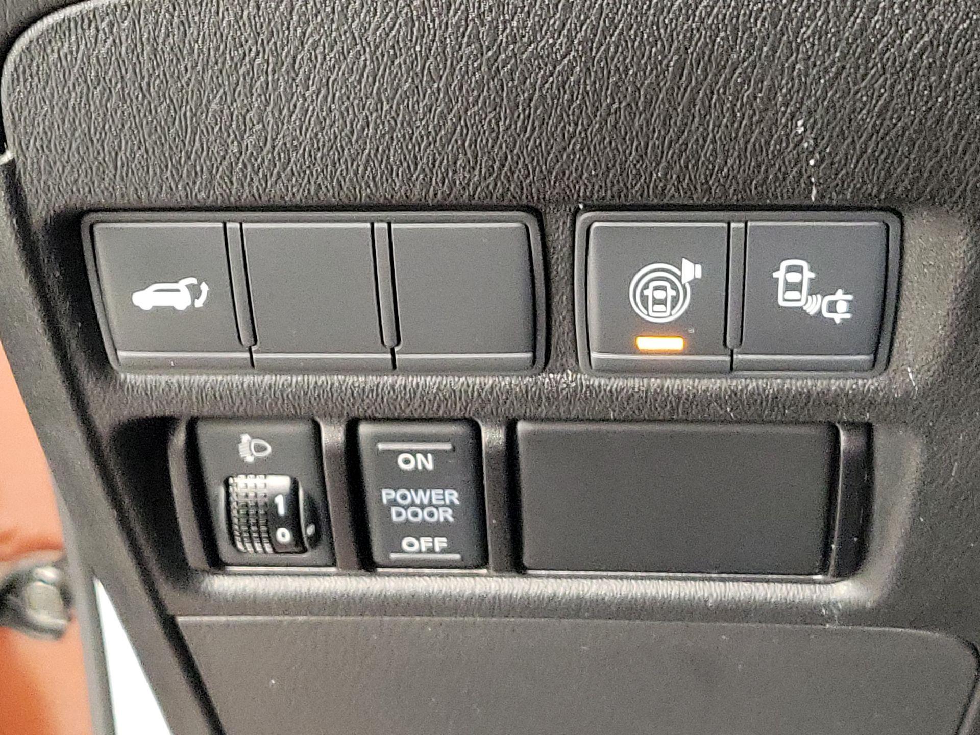 Thumbnail: 2017 Nissan Armada - 13