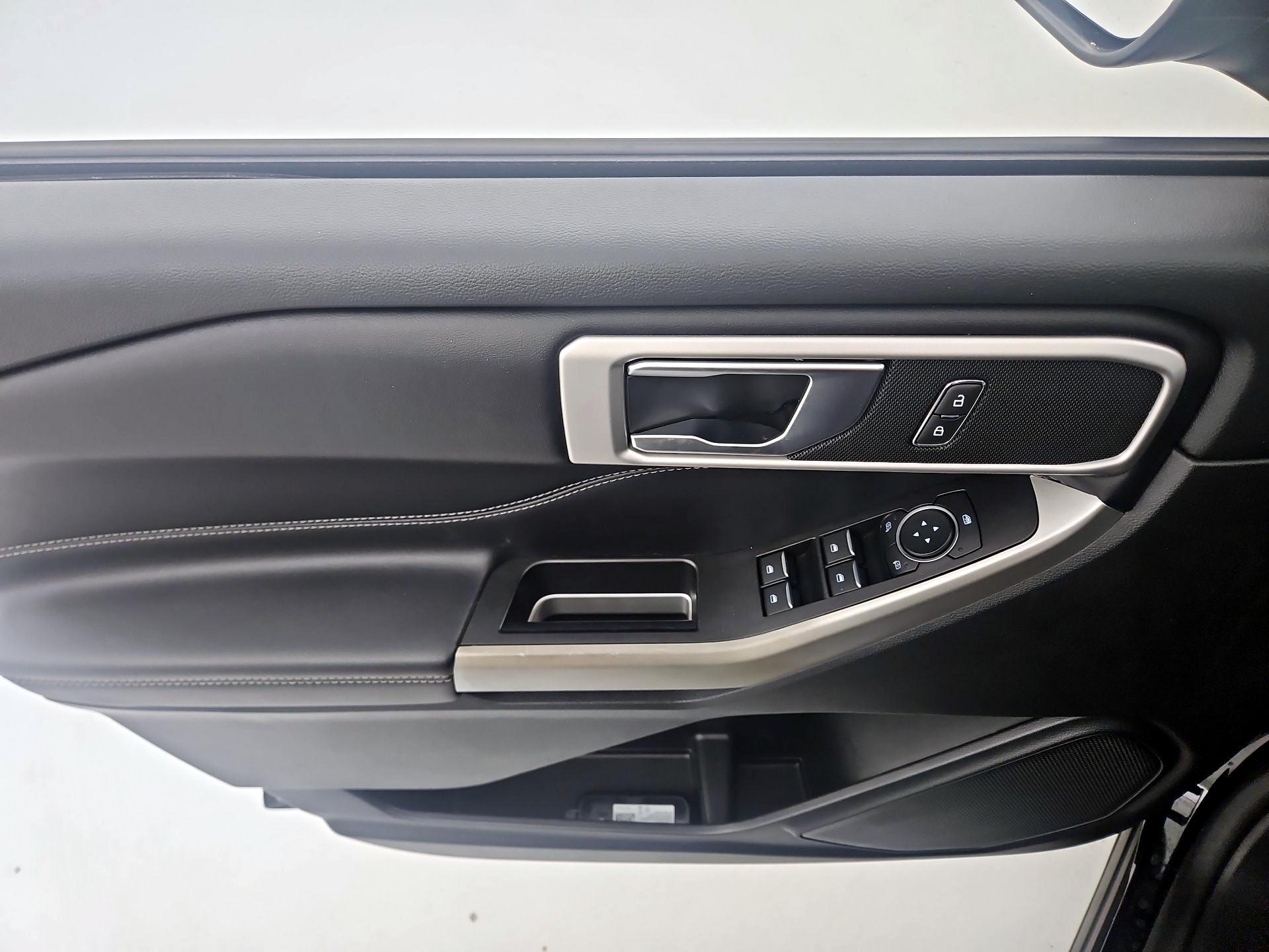 Thumbnail: 2021 Ford Explorer - 12